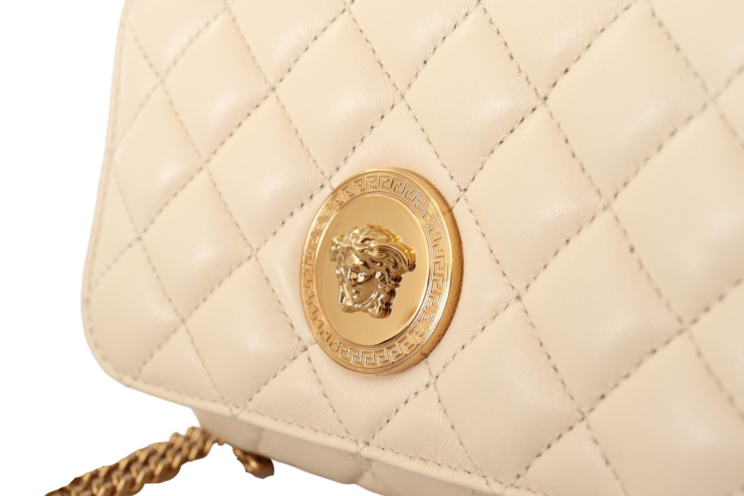 Versace Chic Nappa Leather Crossbody in Purity White - Luksusmuotia Versace - Tutustu YVES JAVANNI® 