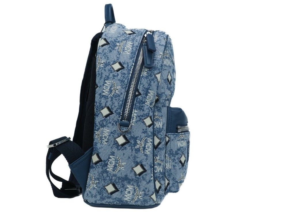 MCM Stark Small Blue Vintage Jacquard Monogram Logo Fabric Backpack Bookbag - Luksusmuotia MCM - Tutustu YVES JAVANNI® 