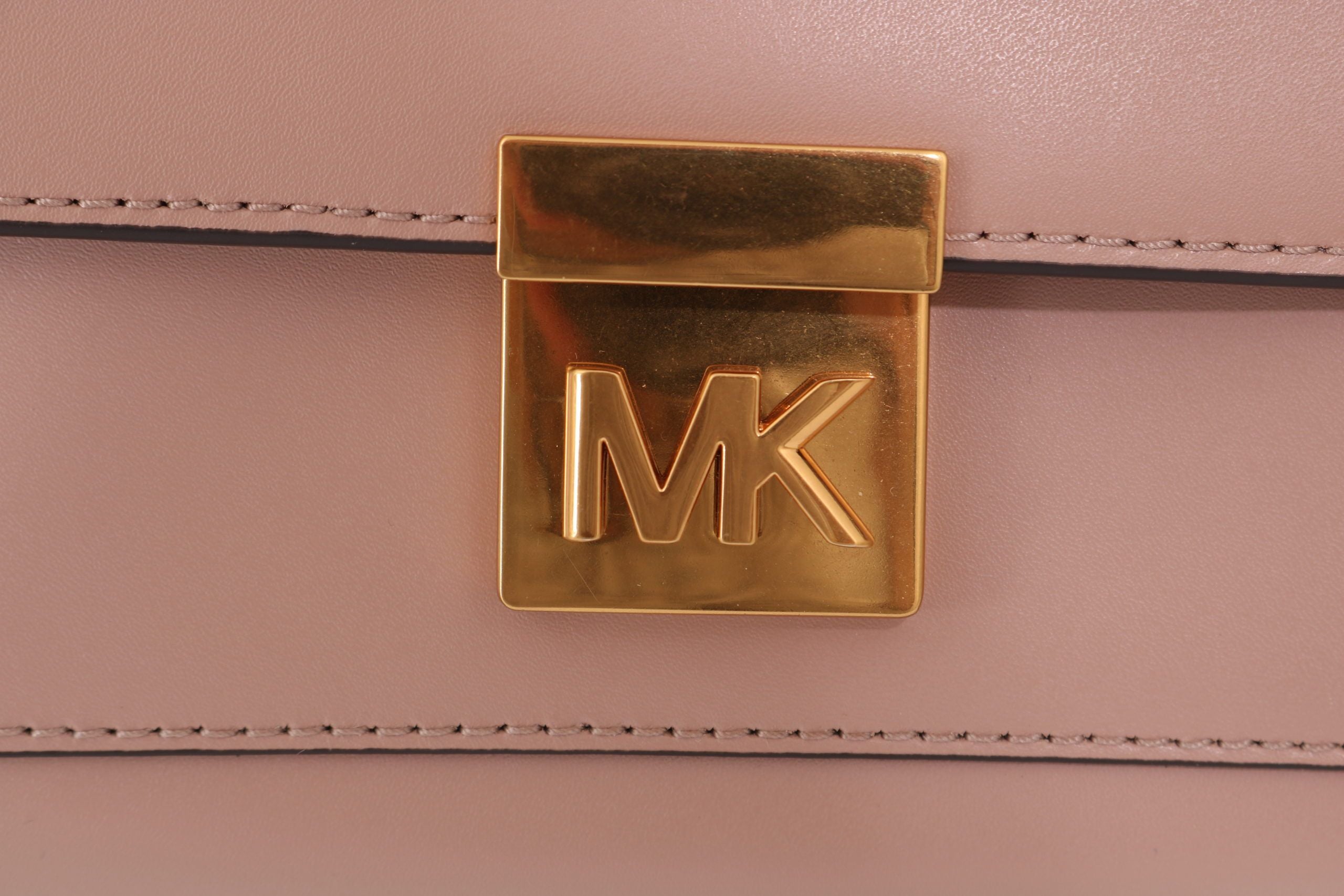 Michael Kors Elegant Pink Leather Mindy Shoulder Bag - Luksusmuotia Michael Kors - Tutustu YVES JAVANNI® 