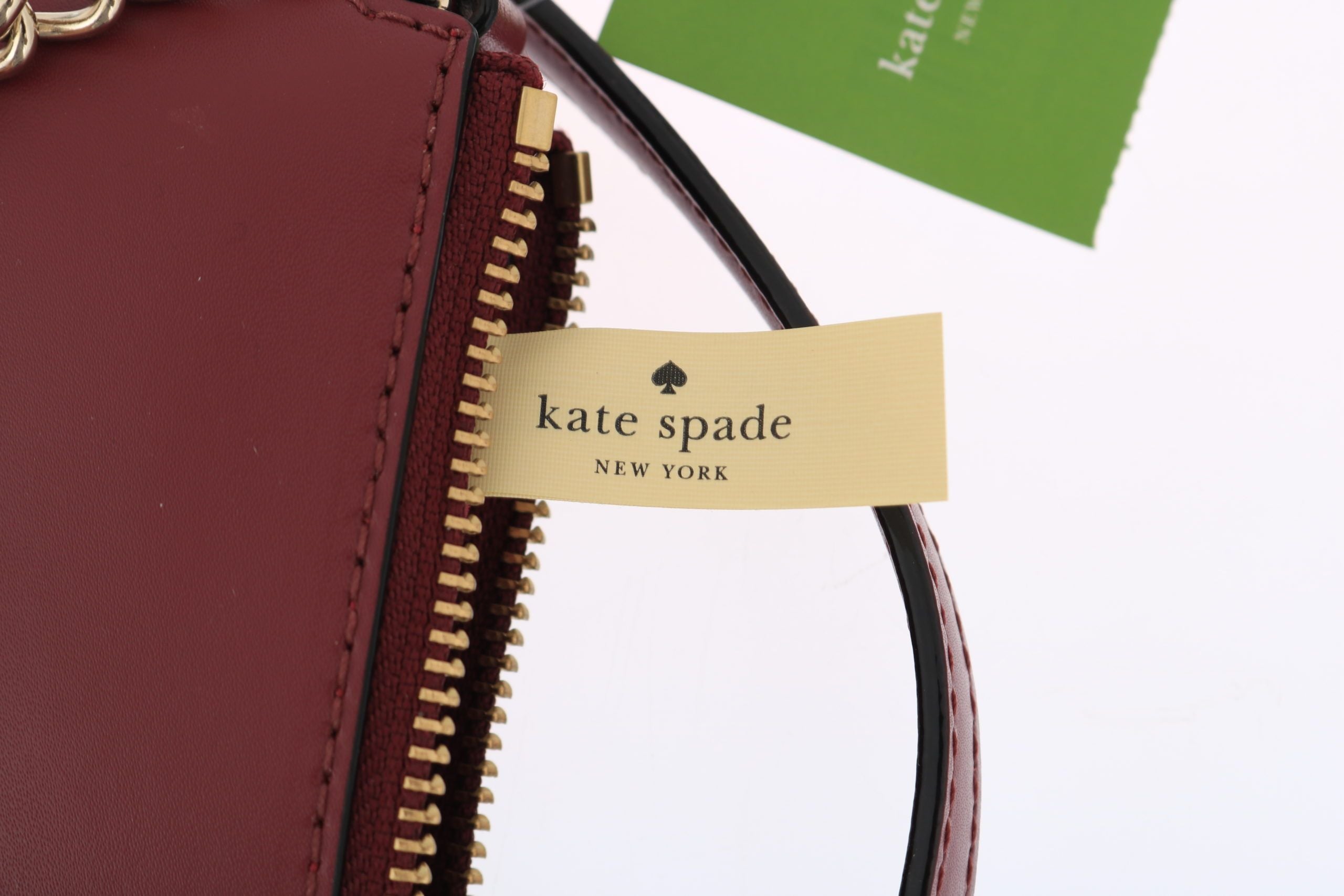 Kate Spade Elegant Bordeaux Leather Crossbody - Luksusmuotia Kate Spade - Tutustu YVES JAVANNI® 