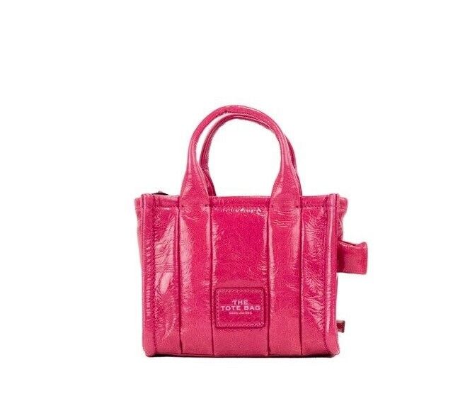 Marc Jacobs The Shiny Crinkle Micro Tote Magenta Leather Crossbody Bag Handbag - Luksuslaukut ja asusteet Marc Jacobs - Tutustu YVES JAVANNI® 