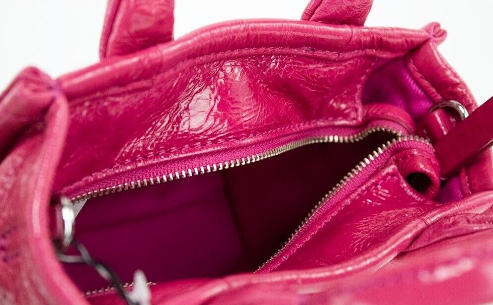 Marc Jacobs The Shiny Crinkle Micro Tote Magenta Leather Crossbody Bag Handbag - Luksuslaukut ja asusteet Marc Jacobs - Tutustu YVES JAVANNI® 