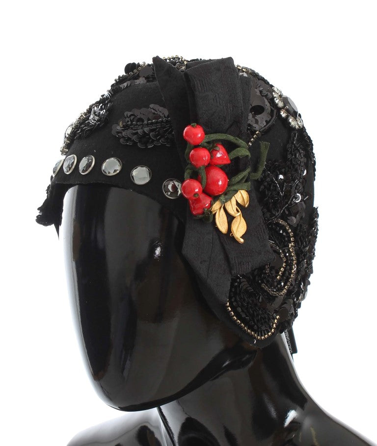 Dolce & Gabbana Elegant Black Crystal-Adorned Cloche Hat - Luksusmuotia Dolce & Gabbana - Tutustu YVES JAVANNI® 