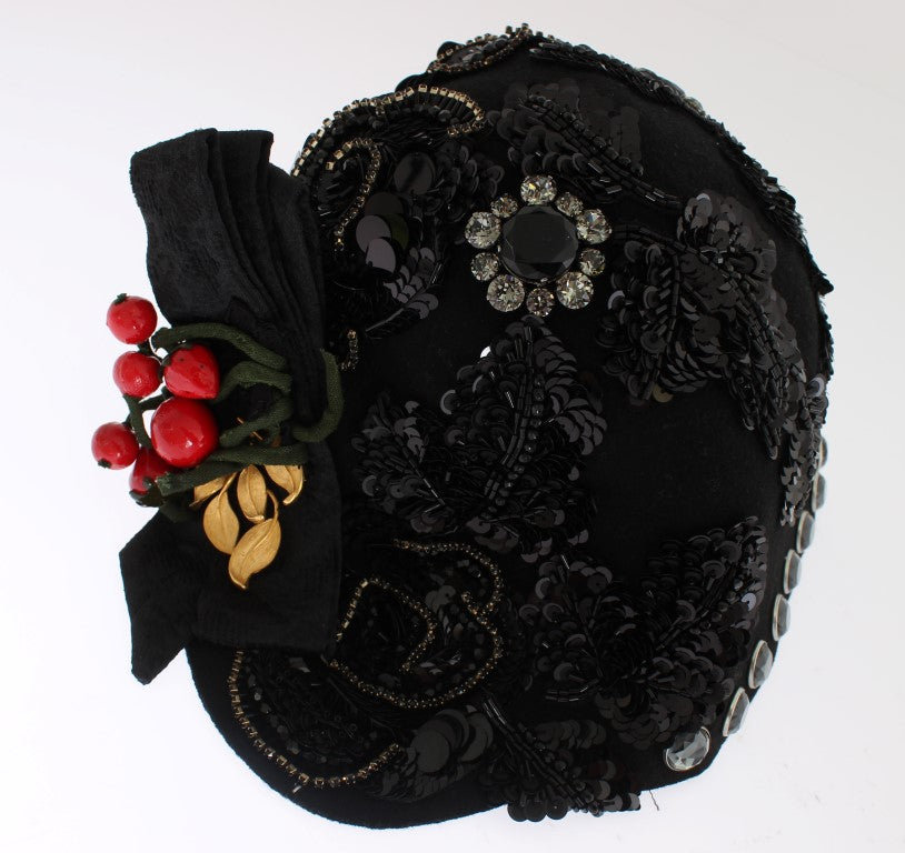 Dolce & Gabbana Elegant Black Crystal-Adorned Cloche Hat - Luksusmuotia Dolce & Gabbana - Tutustu YVES JAVANNI® 