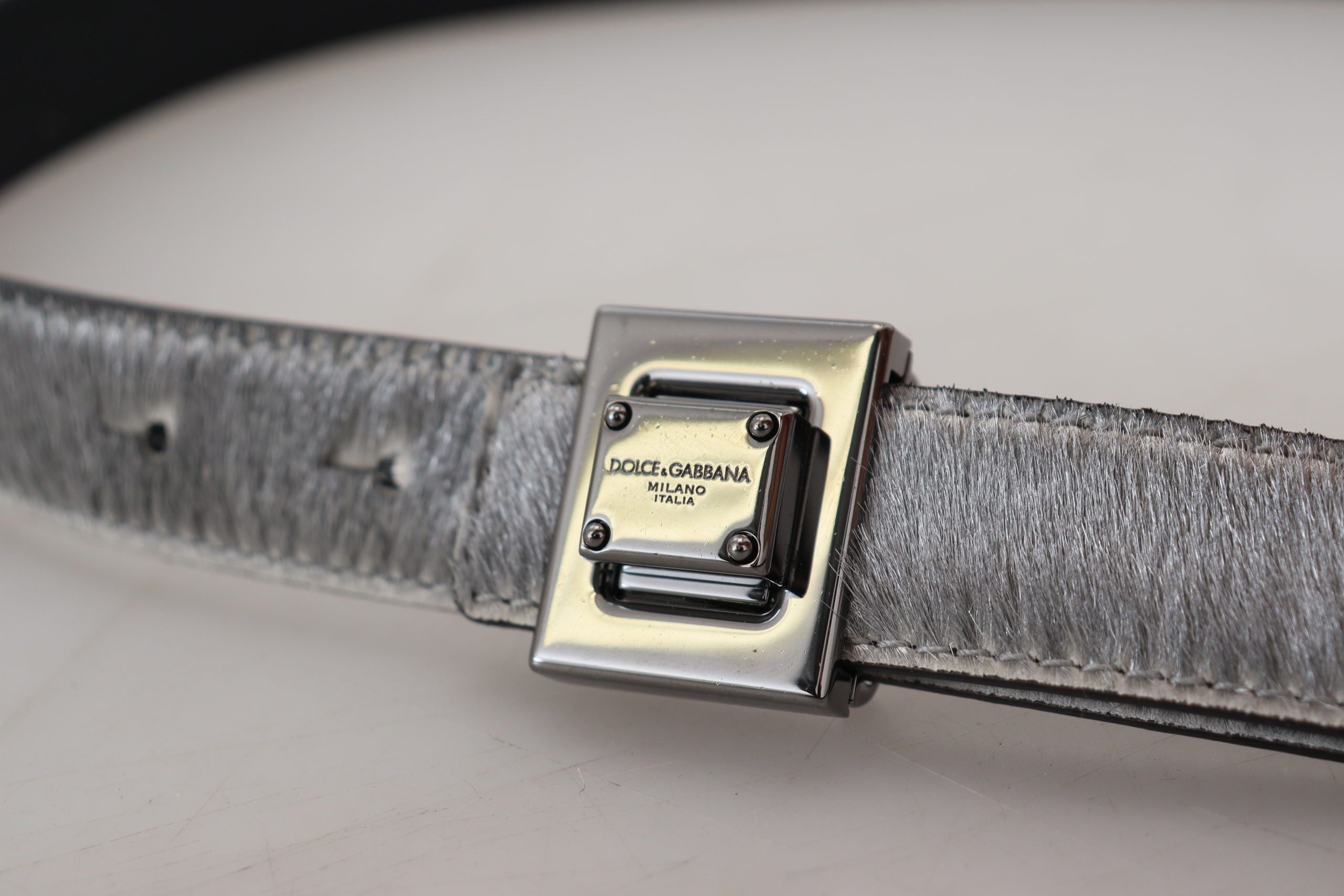 Dolce & Gabbana Elegant Silver Leather Designer Belt - Luksusmuotia Dolce & Gabbana - Tutustu YVES JAVANNI® 