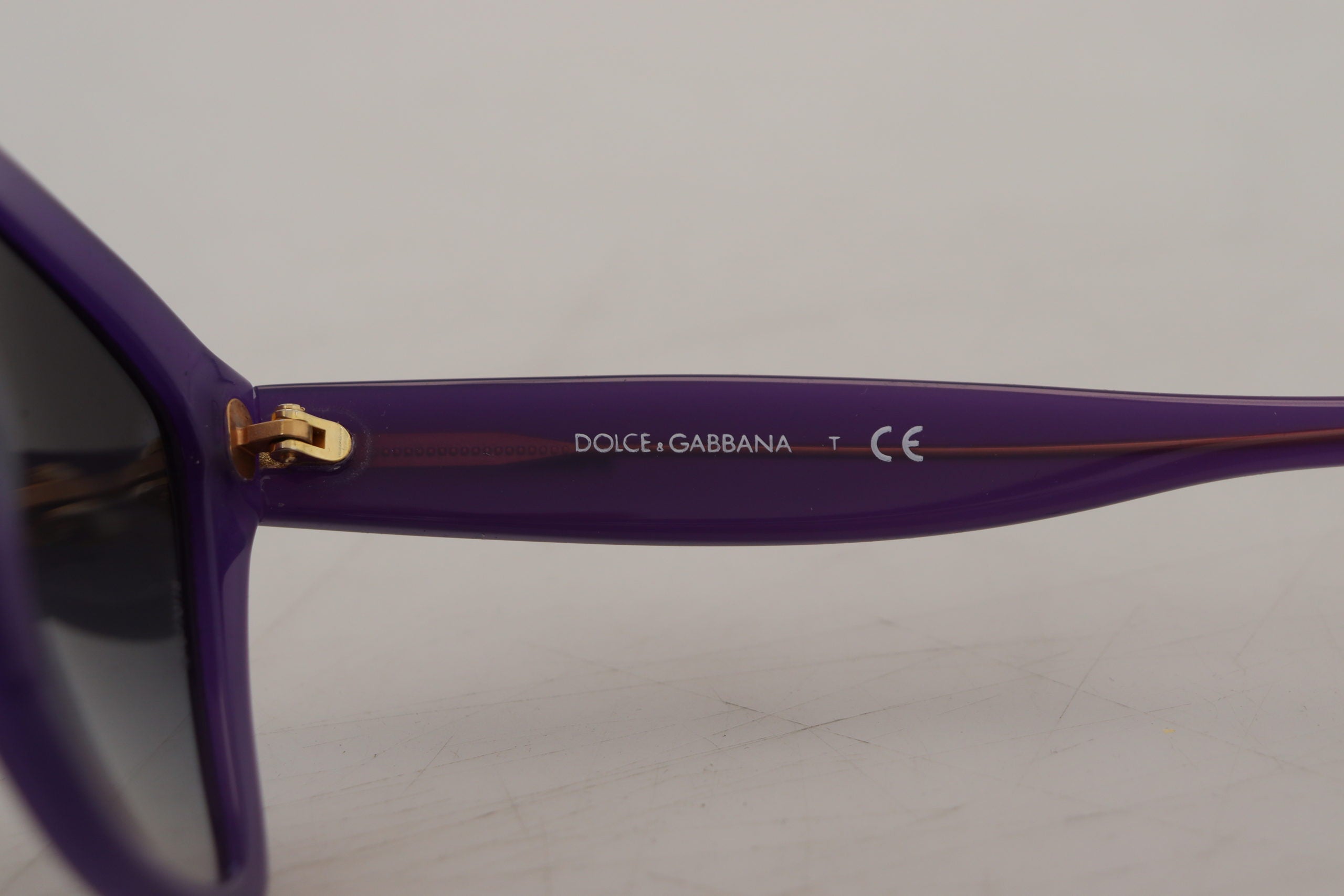 Dolce & Gabbana Elegant Purple Gradient Lens Sunglasses - Luksusmuotia Dolce & Gabbana - Tutustu YVES JAVANNI® 