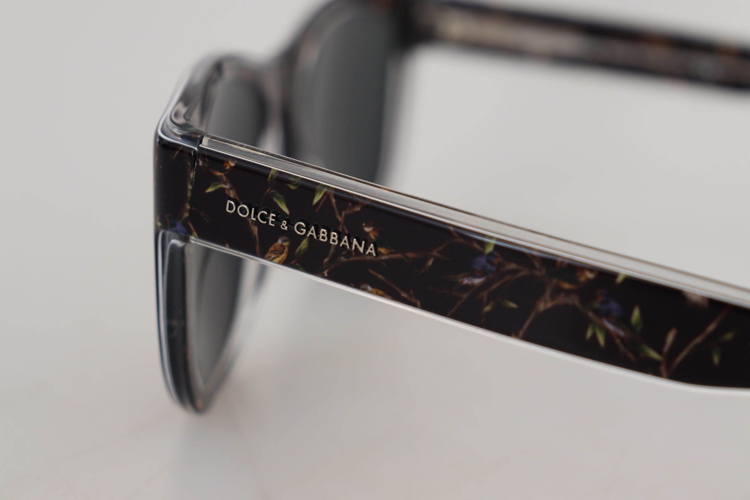 Dolce & Gabbana Elegant Black Acetate Sunglasses for Women - Luksusmuotia Dolce & Gabbana - Tutustu YVES JAVANNI® 