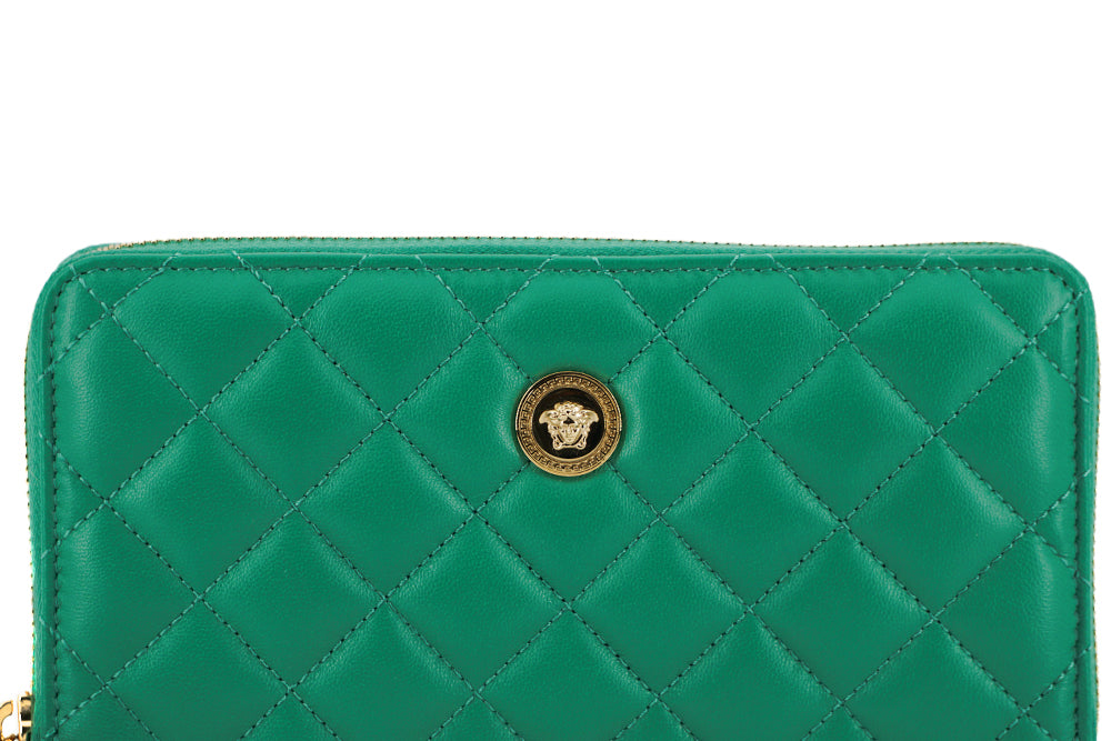 Versace Elegant Quilted Leather Zip Wallet - Luksuslaukut ja asusteet Versace - Tutustu YVES JAVANNI® 