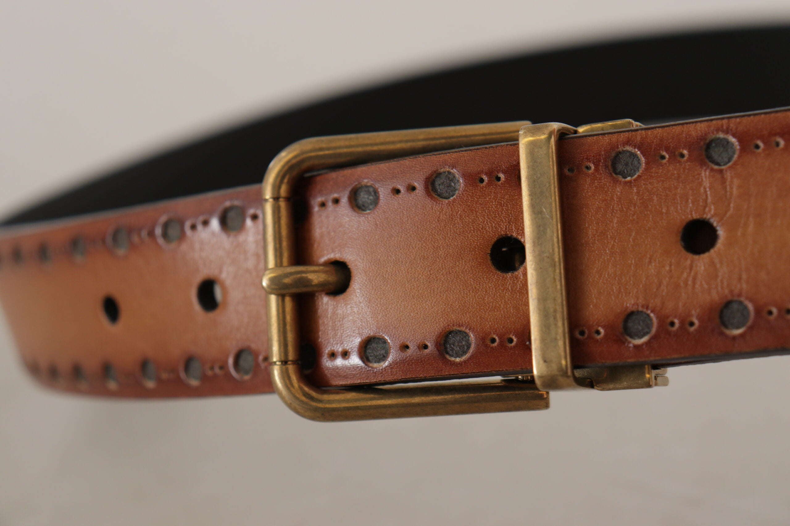 Dolce & Gabbana Elegant Brown Leather Belt with Brass Buckle - Luksusmuotia Dolce & Gabbana - Tutustu YVES JAVANNI® 