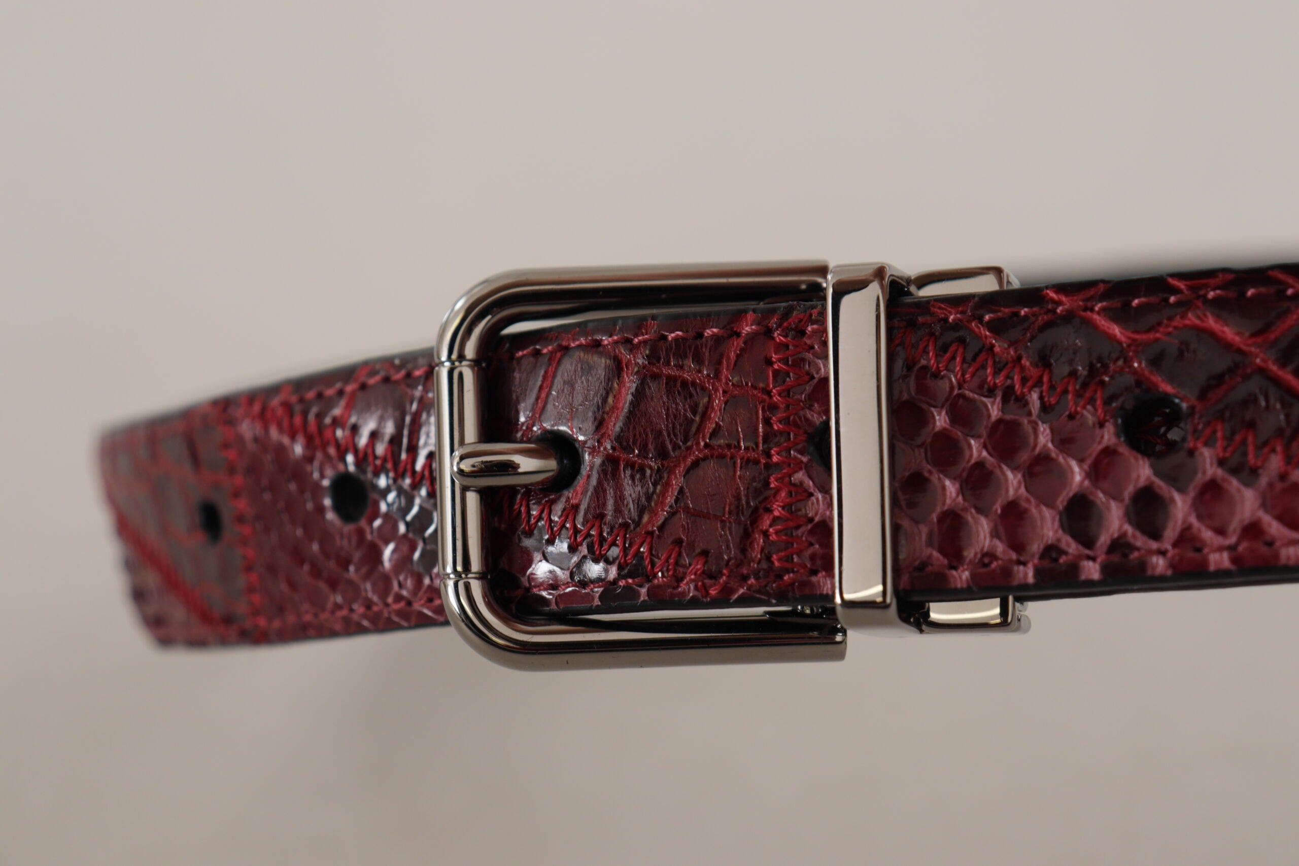 Dolce & Gabbana Elegant Red Exotic Leather Belt - Luksusmuotia Dolce & Gabbana - Tutustu YVES JAVANNI® 