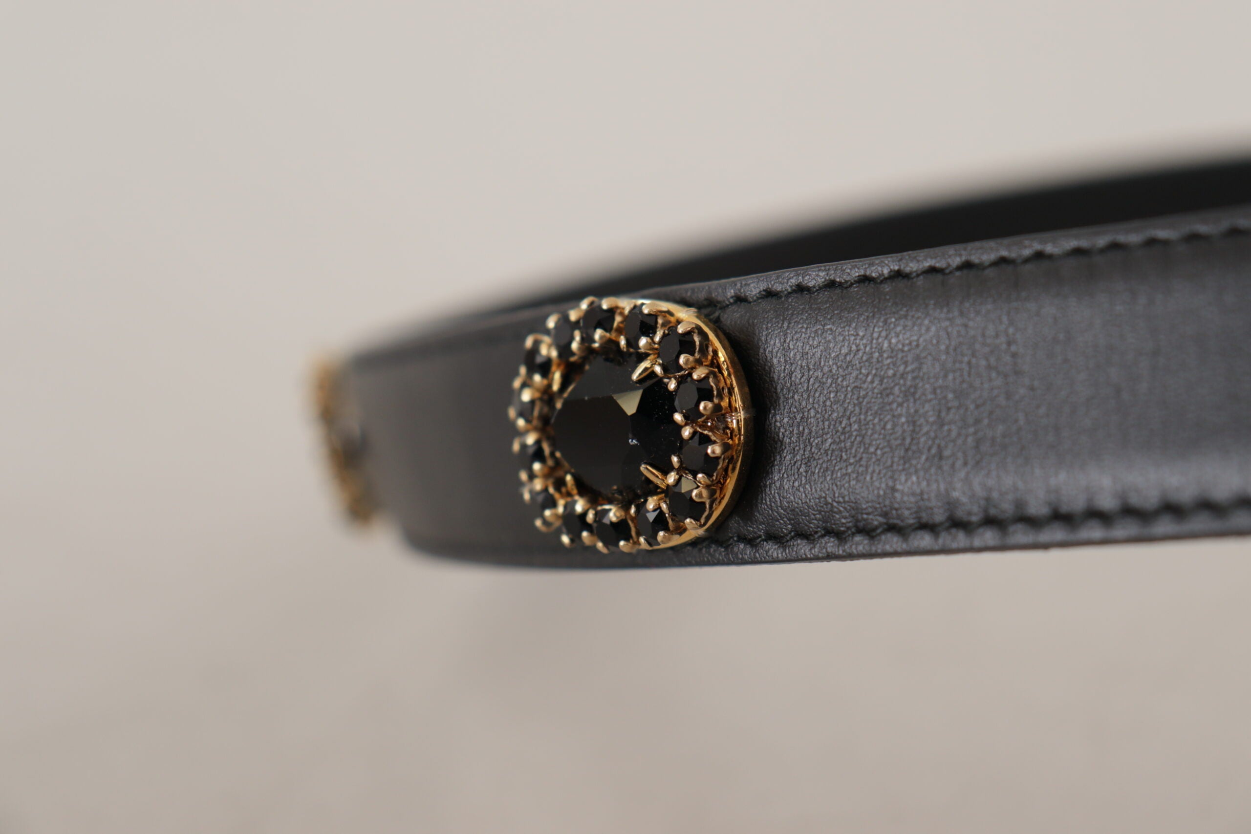 Dolce & Gabbana Elegant Black Leather Logo Belt - Luksusmuotia Dolce & Gabbana - Tutustu YVES JAVANNI® 