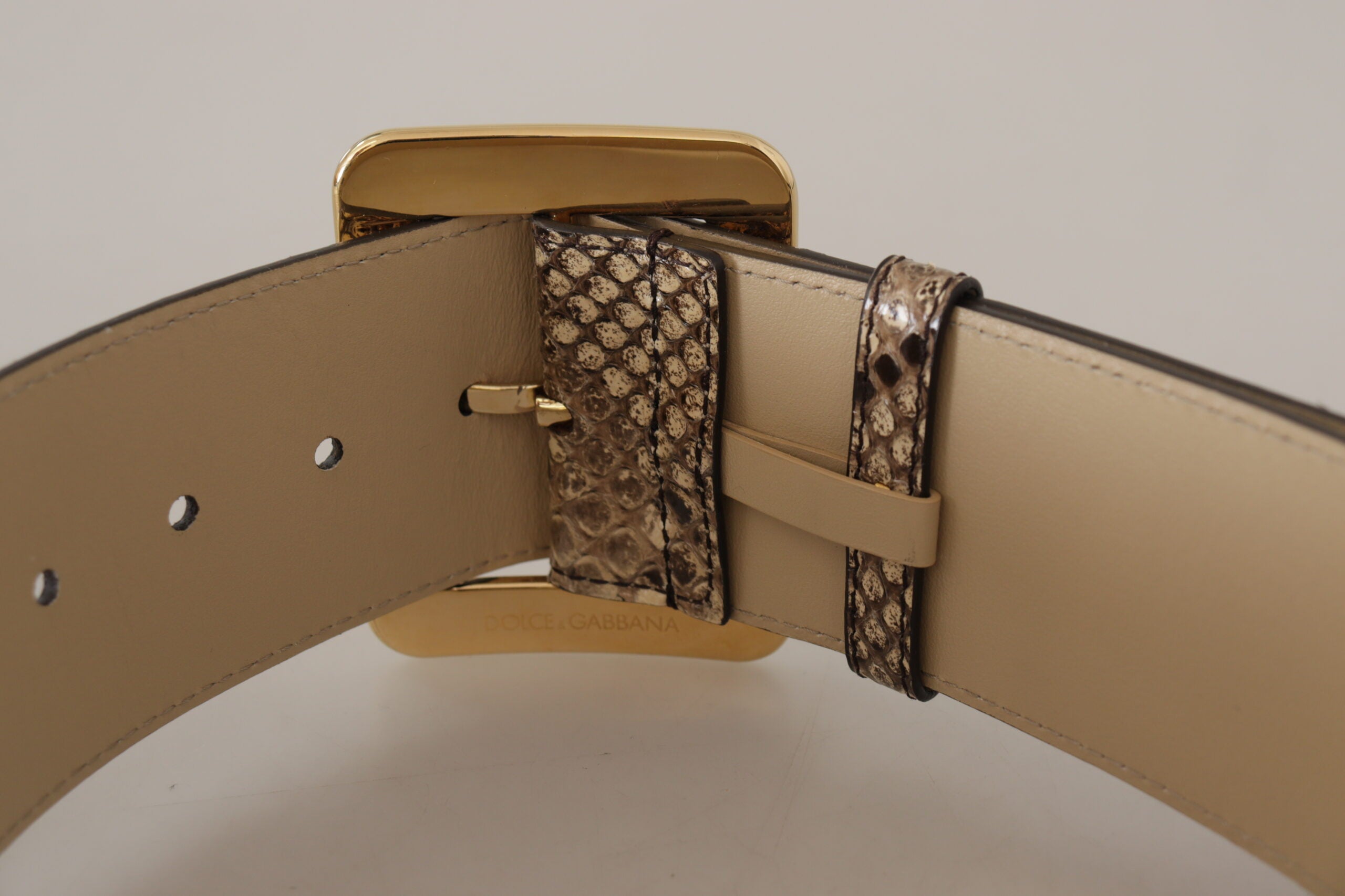 Dolce & Gabbana Elegant Leather Belt with Engraved Buckle - Luksusmuotia Dolce & Gabbana - Tutustu YVES JAVANNI® 