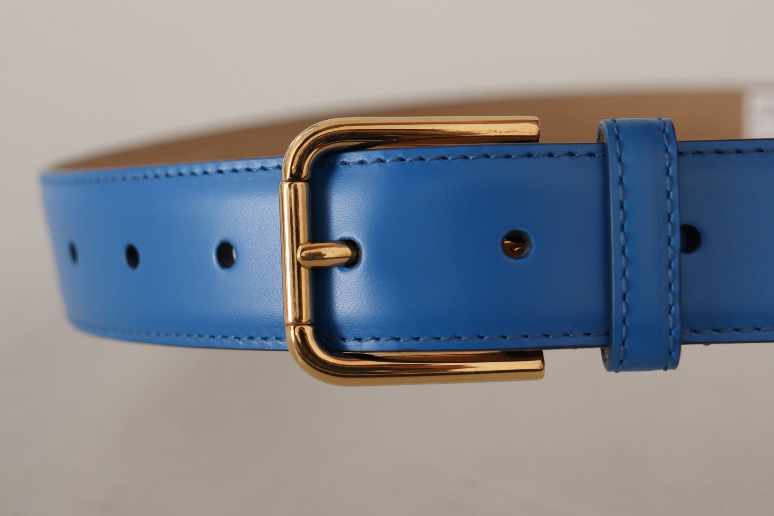 Dolce & Gabbana Elegant Blue Leather Belt with Engraved Buckle - Luksusmuotia Dolce & Gabbana - Tutustu YVES JAVANNI® 