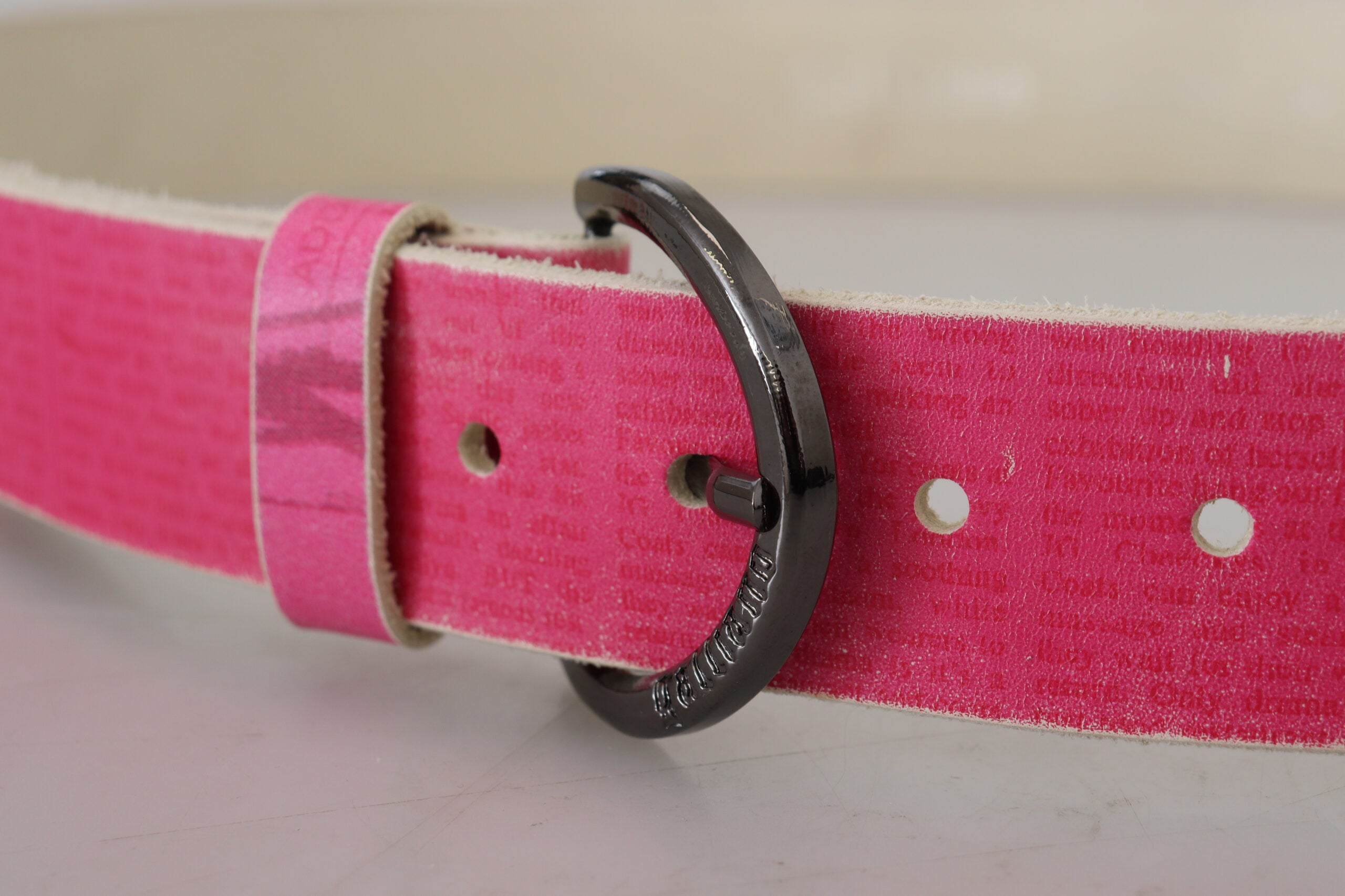 John Galliano Elegant Pink Leather Fashion Belt - Luksuslaukut ja asusteet John Galliano - Tutustu YVES JAVANNI® 