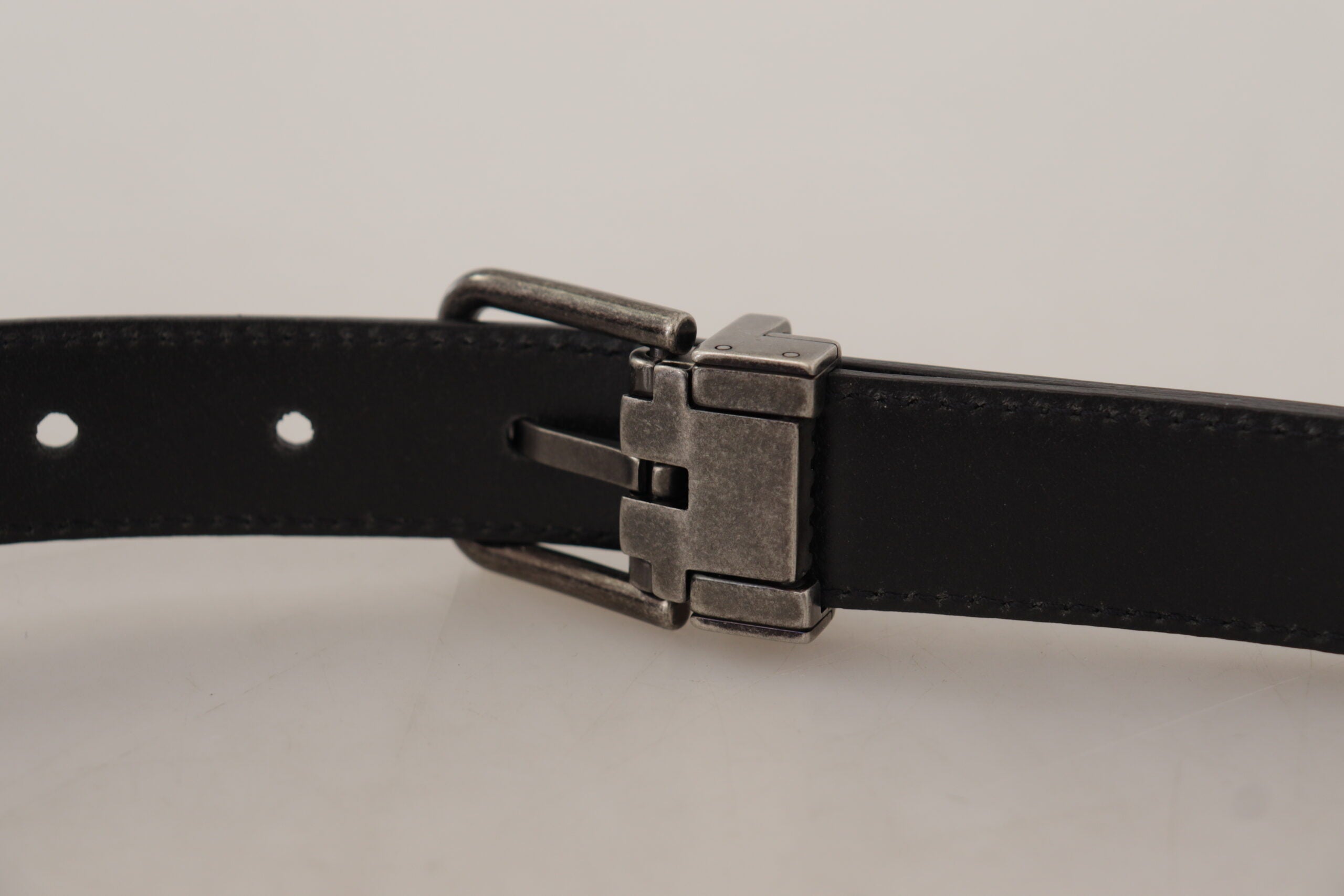 Dolce & Gabbana Elegant Black Leather Belt with Metal Buckle - Luksusmuotia Dolce & Gabbana - Tutustu YVES JAVANNI® 