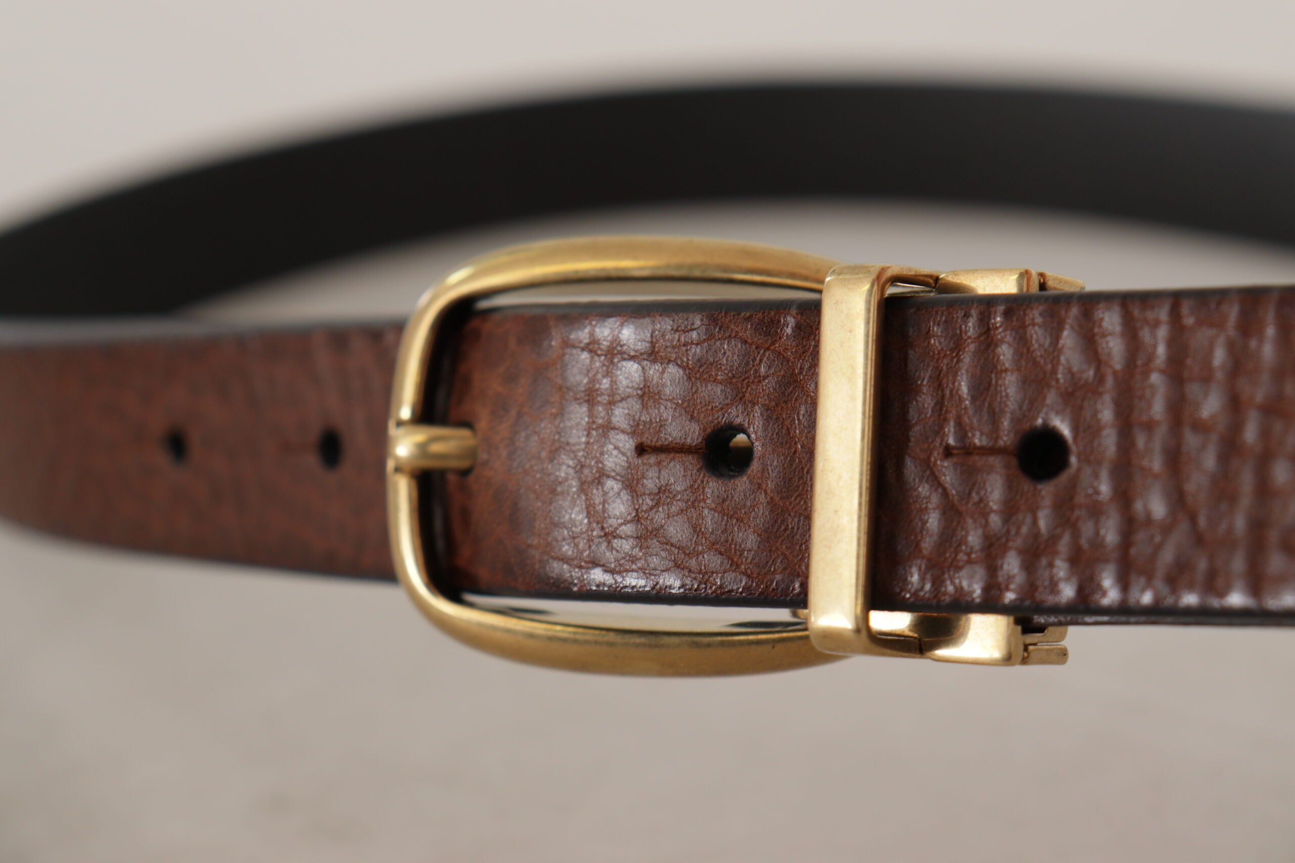 Dolce & Gabbana Elegant Brown Leather Belt with Logo Buckle - Luksusmuotia Dolce & Gabbana - Tutustu YVES JAVANNI® 