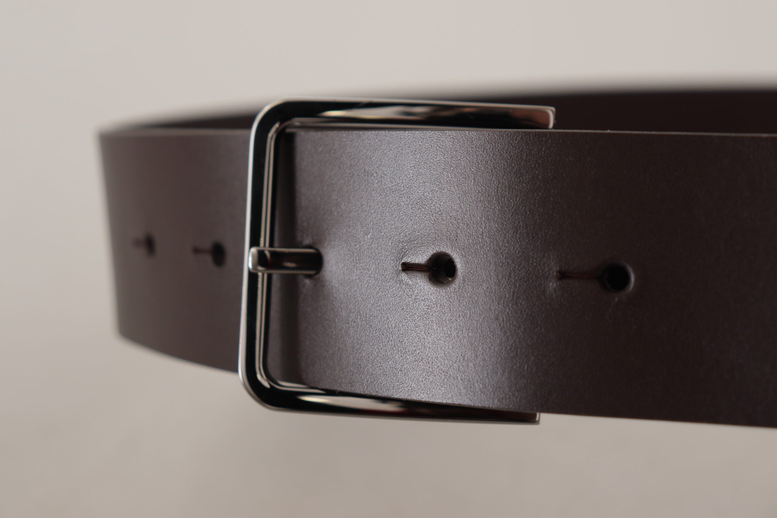 Dolce & Gabbana Elegant Dark Brown Leather Belt - Luksusmuotia Dolce & Gabbana - Tutustu YVES JAVANNI® 