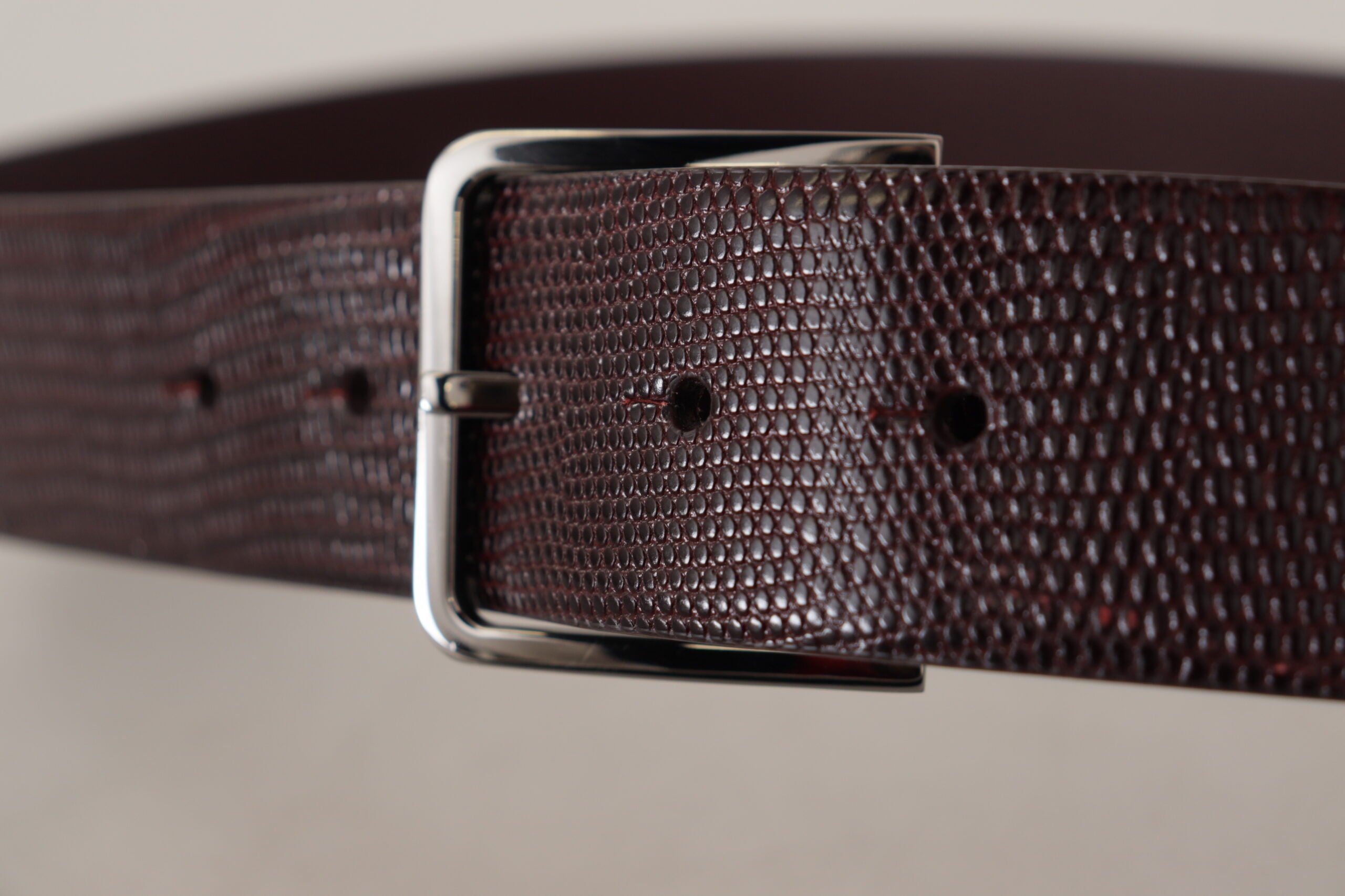 Dolce & Gabbana Elegant Dark Brown Leather Belt - Luksusmuotia Dolce & Gabbana - Tutustu YVES JAVANNI® 