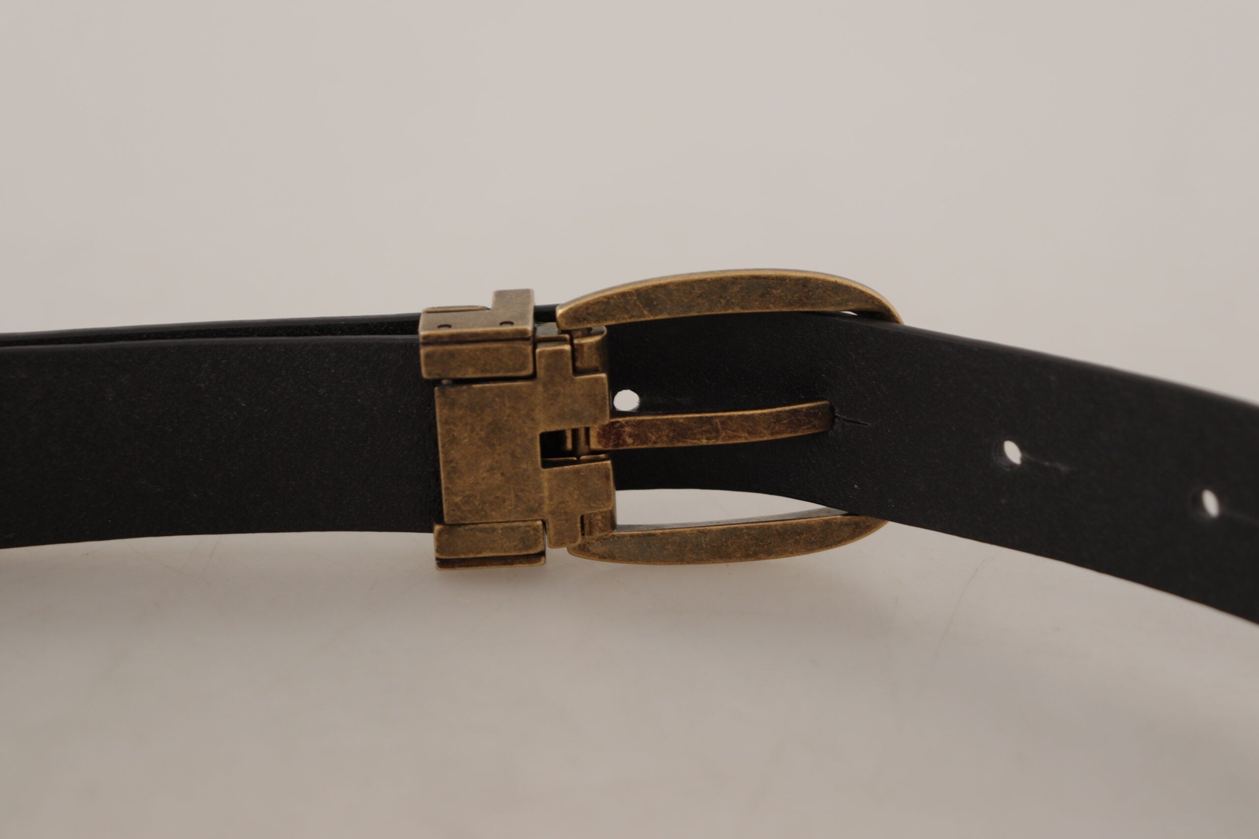 Dolce & Gabbana Elegant Leather Belt with Metal Buckle - Luksusmuotia Dolce & Gabbana - Tutustu YVES JAVANNI® 