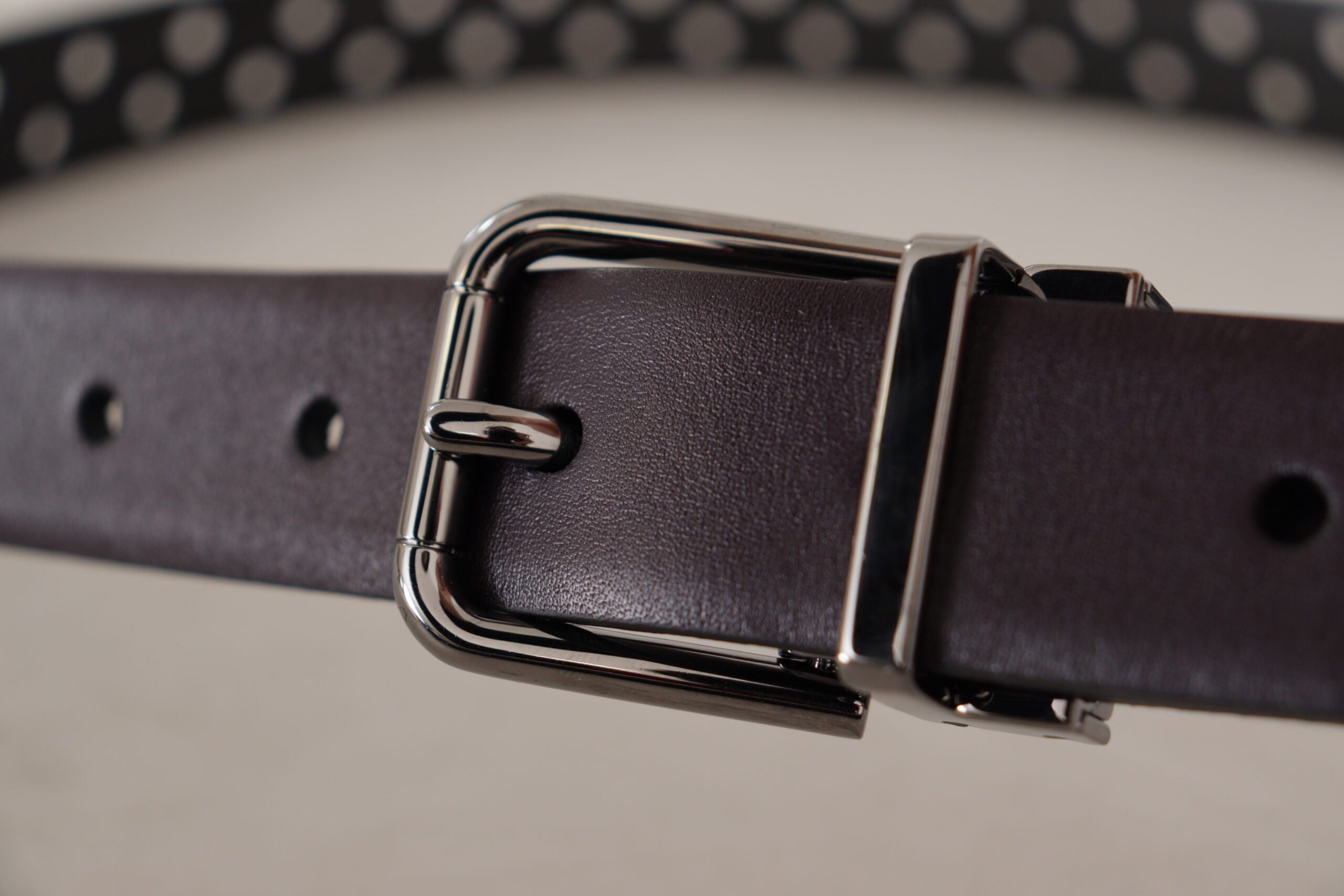 Dolce & Gabbana Elegant Dark Purple Leather Belt - Luksusmuotia Dolce & Gabbana - Tutustu YVES JAVANNI® 