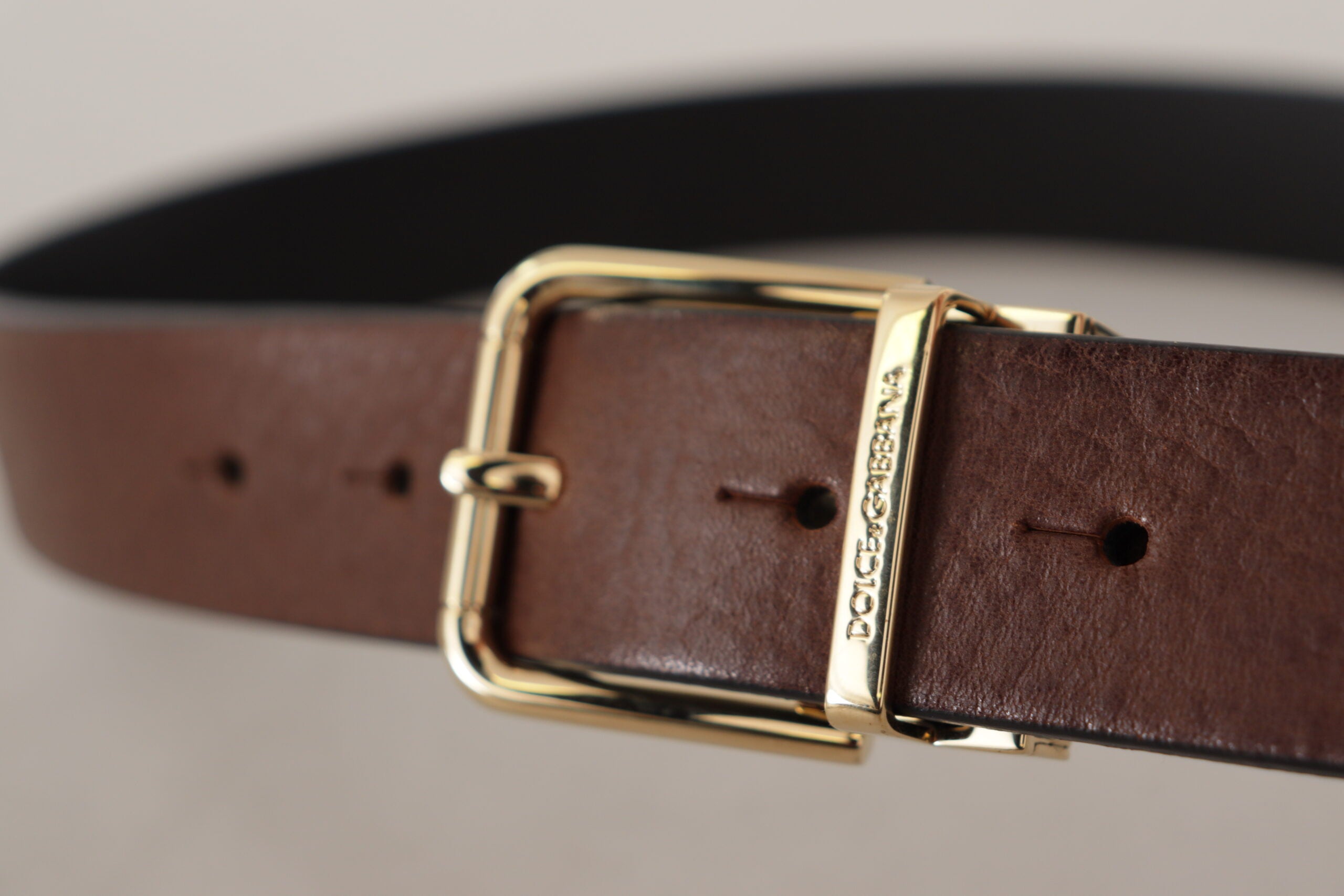 Dolce & Gabbana Elegant Brown Leather Belt with Metal Buckle - Luksusmuotia Dolce & Gabbana - Tutustu YVES JAVANNI® 