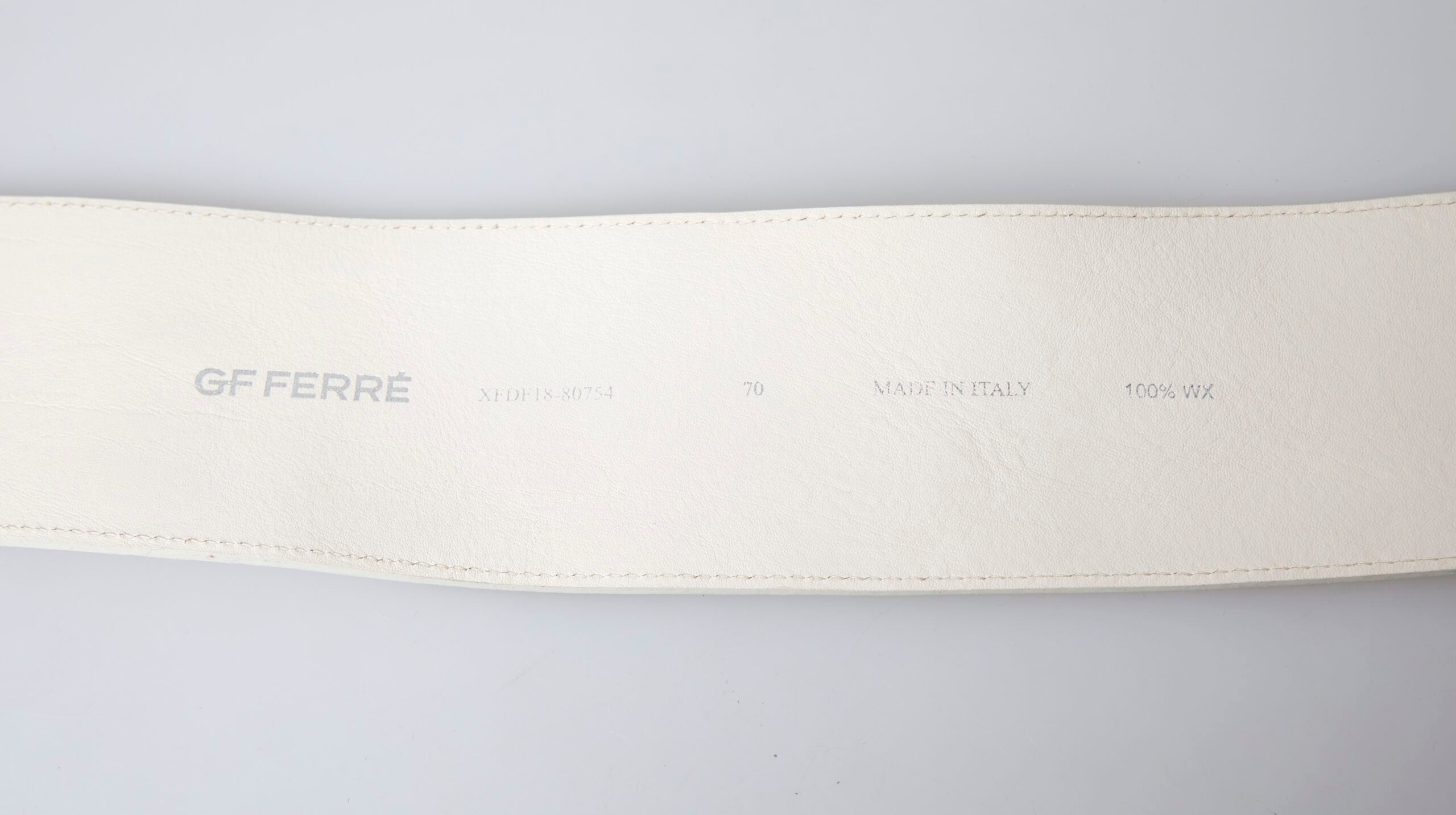 GF Ferre Chic Off White Snap Button Fashion Belt - Luksusmuotia GF Ferre - Tutustu YVES JAVANNI® 