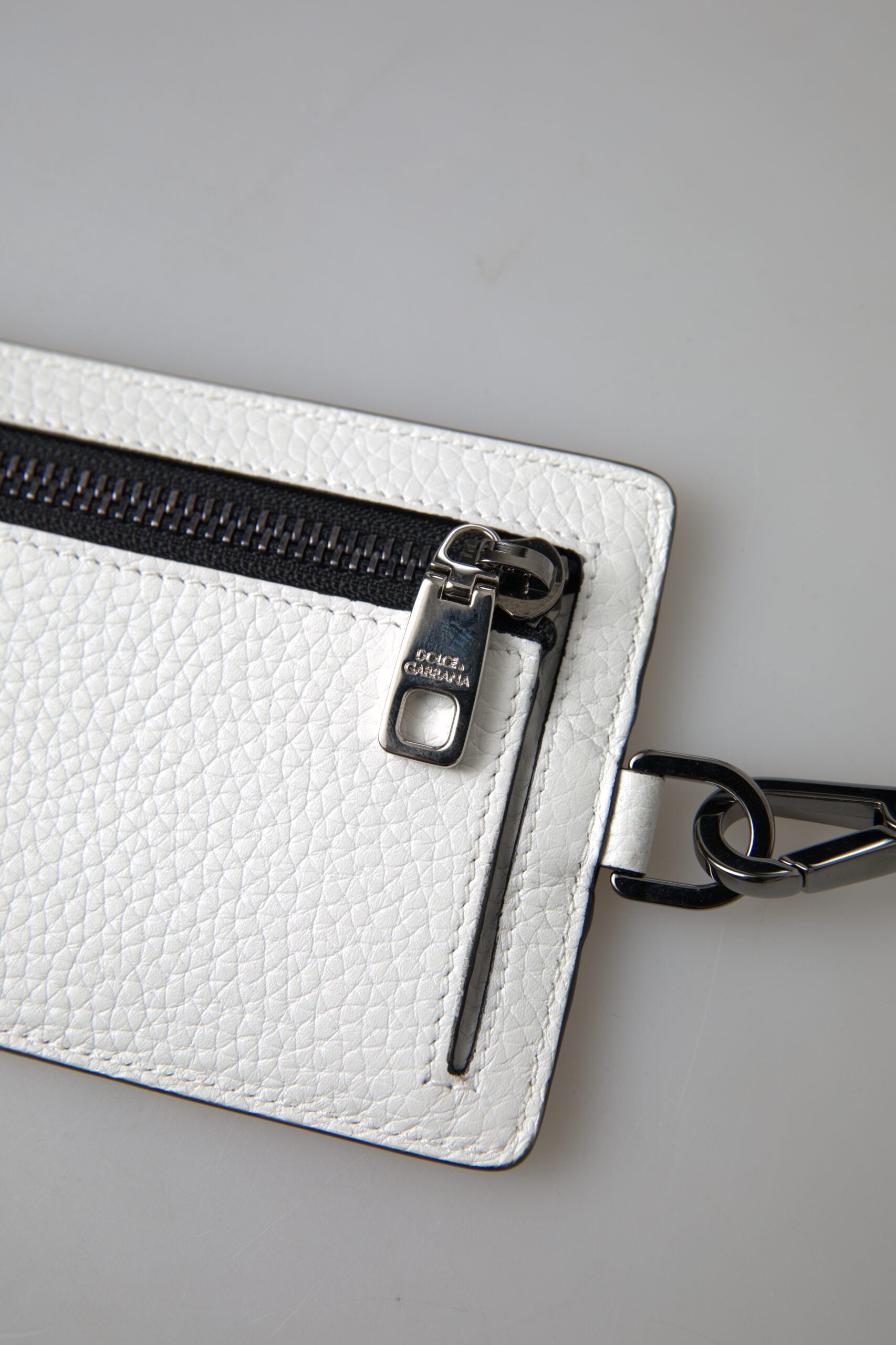 Dolce & Gabbana Elegant White Leather Cardholder Lanyard - Luksusmuotia Dolce & Gabbana - Tutustu YVES JAVANNI® 