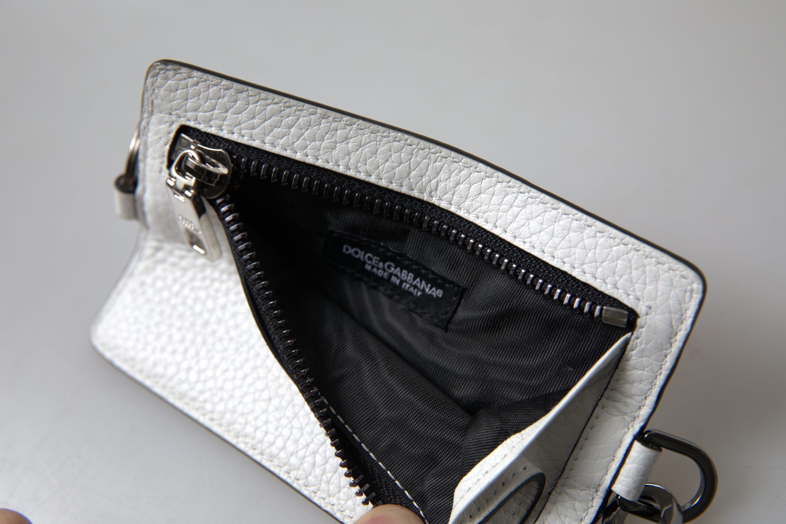 Dolce & Gabbana Elegant White Leather Cardholder Lanyard - Luksusmuotia Dolce & Gabbana - Tutustu YVES JAVANNI® 