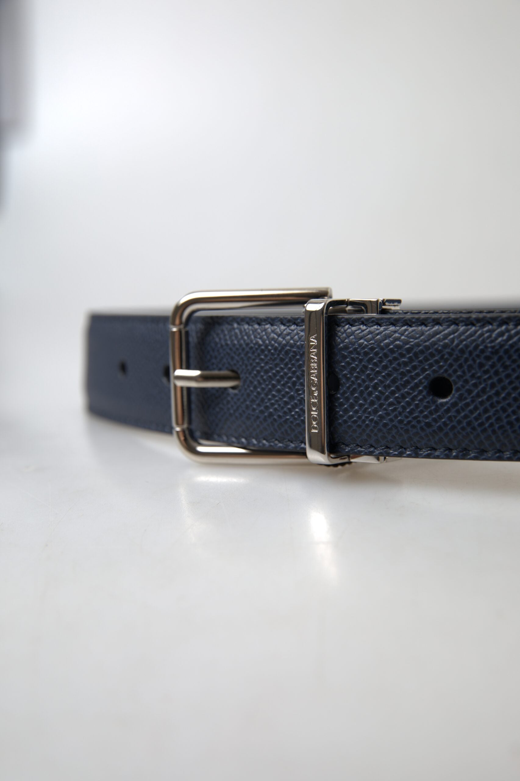 Dolce & Gabbana Aquamarine Blue Leather Belt - Luksusmuotia Dolce & Gabbana - Tutustu YVES JAVANNI® 