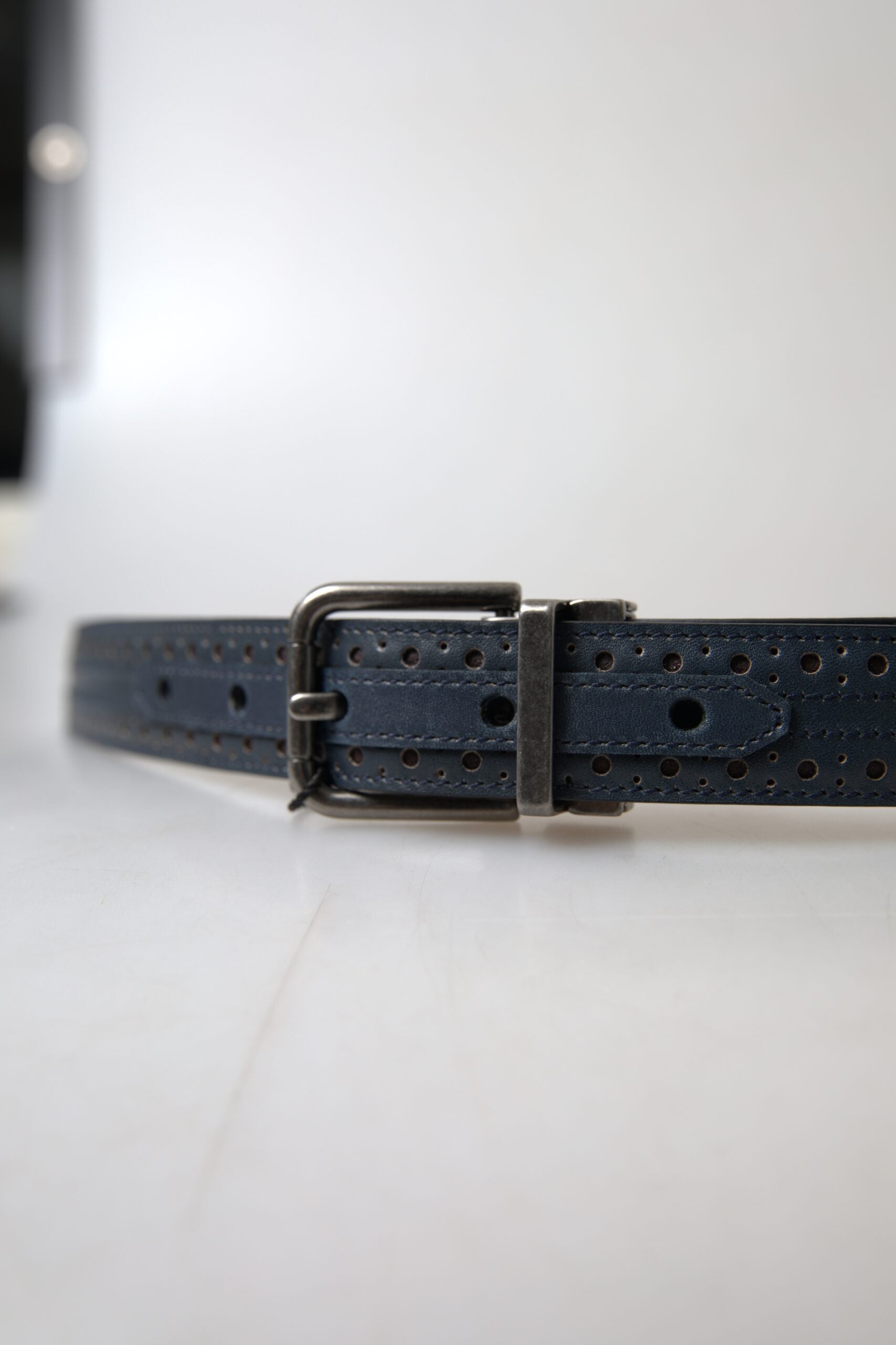 Dolce & Gabbana Elegant Blue Leather Belt with Metal Buckle - Luksusmuotia Dolce & Gabbana - Tutustu YVES JAVANNI® 