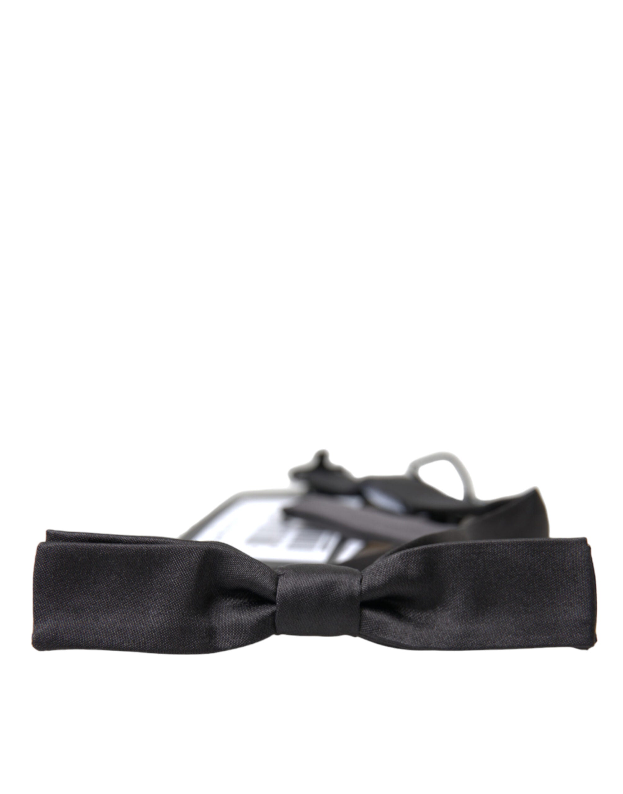 Dolce & Gabbana Elegant Dark Grey Silk Bow Tie - Luksusmuotia Dolce & Gabbana - Tutustu YVES JAVANNI® 