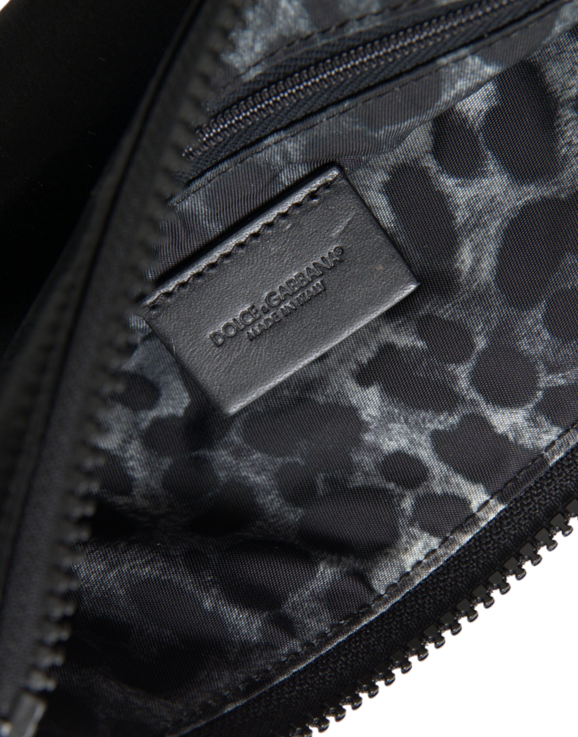 Dolce & Gabbana Elegant Black Nylon & Leather Pouch - Luksusmuotia Dolce & Gabbana - Tutustu YVES JAVANNI® 