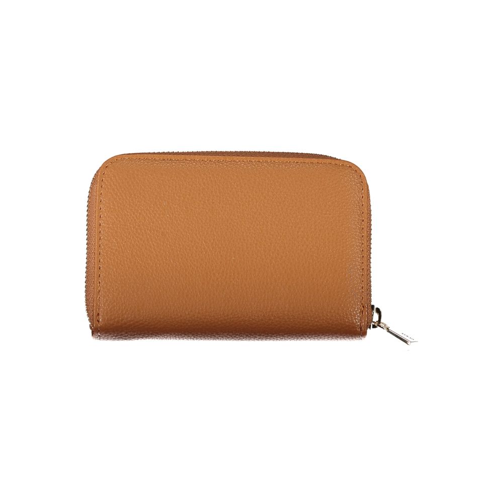 Guess Chic Brown Wallet with Ample Storage - Luksusmuotia Guess Jeans - Tutustu YVES JAVANNI® 