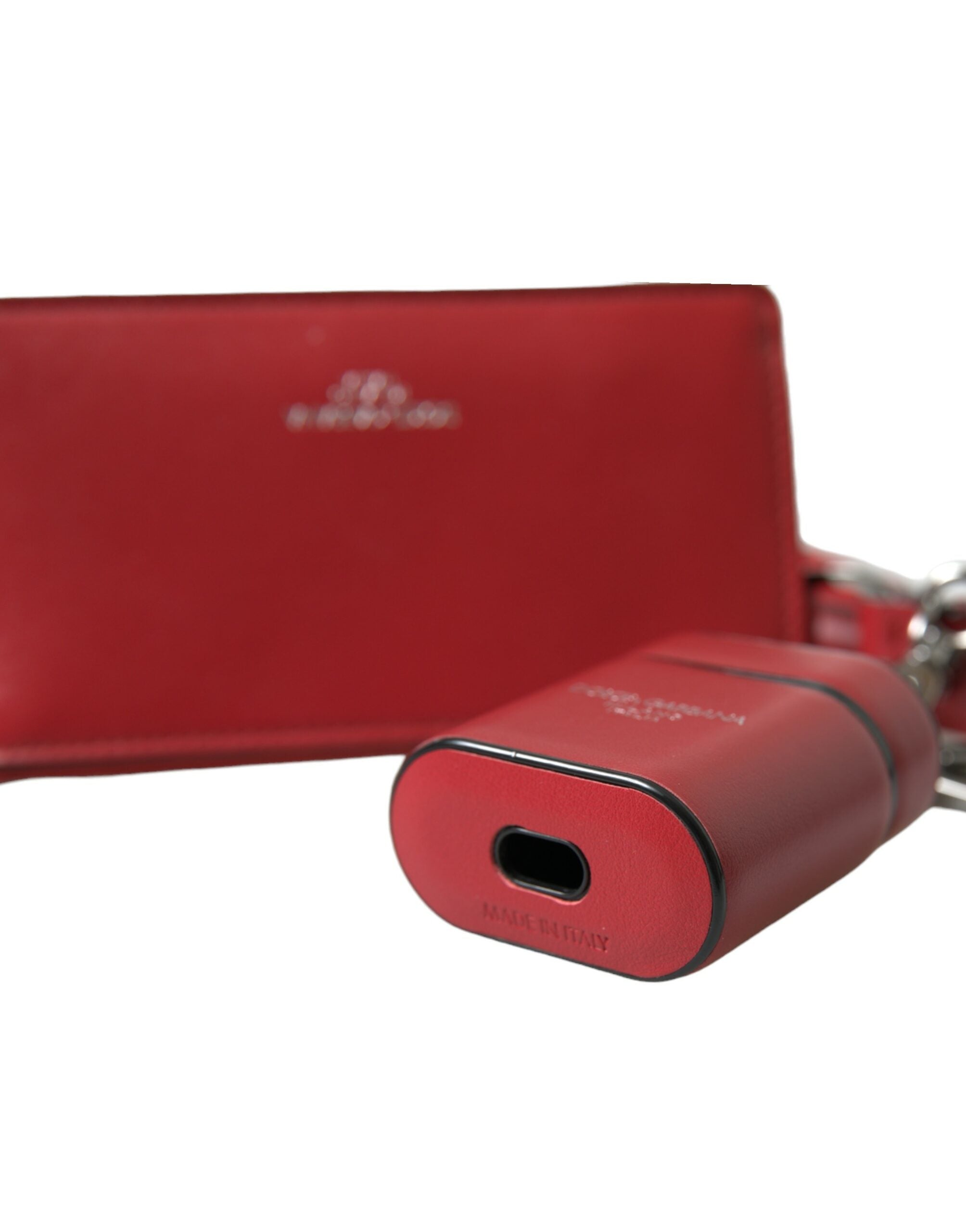 Dolce & Gabbana Elegant Red Leather Airpods Case - Luksusmuotia Dolce & Gabbana - Tutustu YVES JAVANNI® 