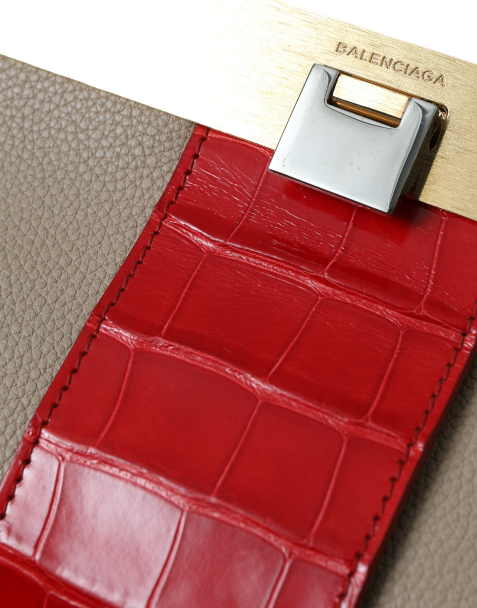 Balenciaga Two Tone Exotic Leather Clutch - Luksusmuotia Balenciaga - Tutustu YVES JAVANNI® 