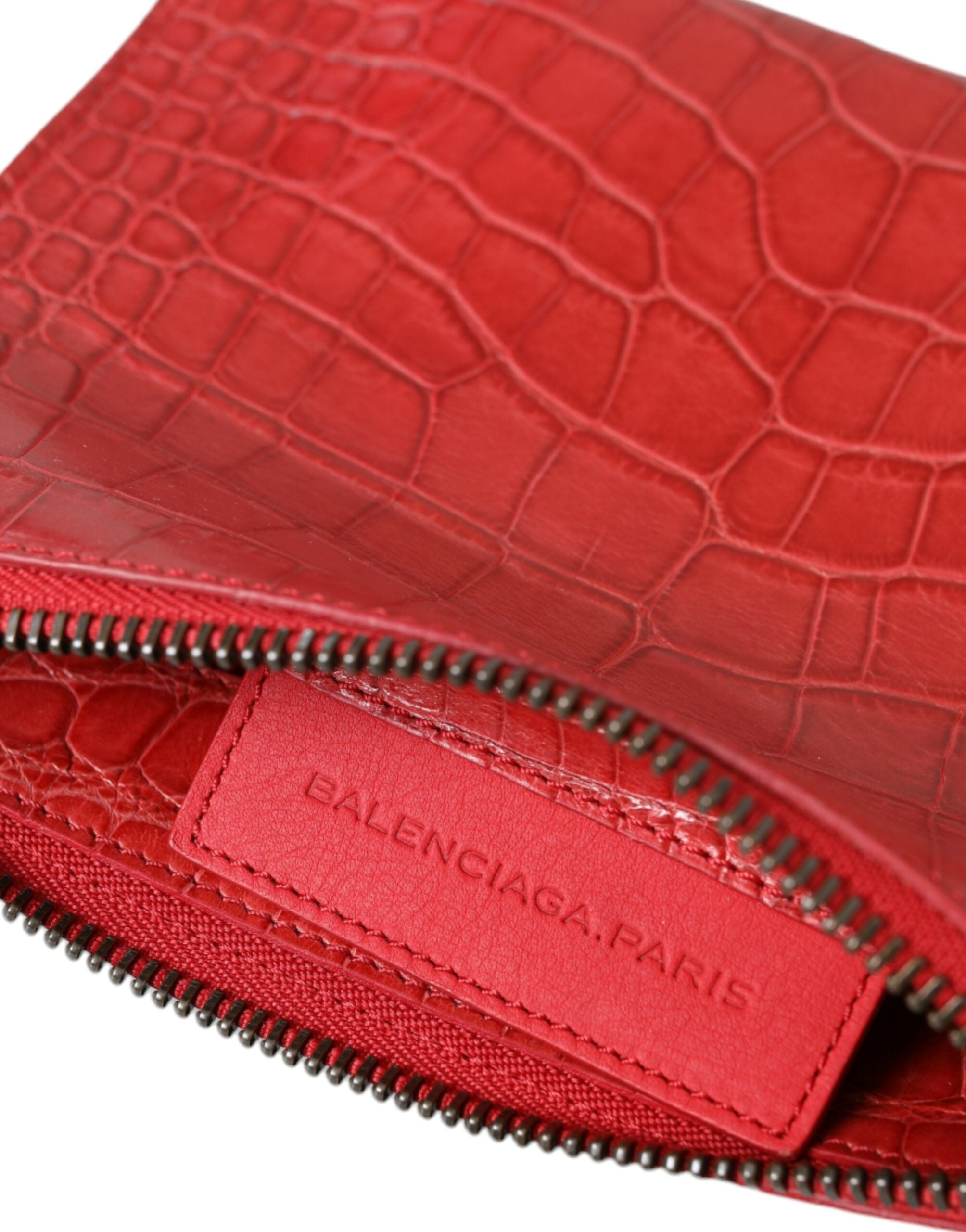 Balenciaga Exotic Red Alligator Leather Clutch - Luksusmuotia Balenciaga - Tutustu YVES JAVANNI® 