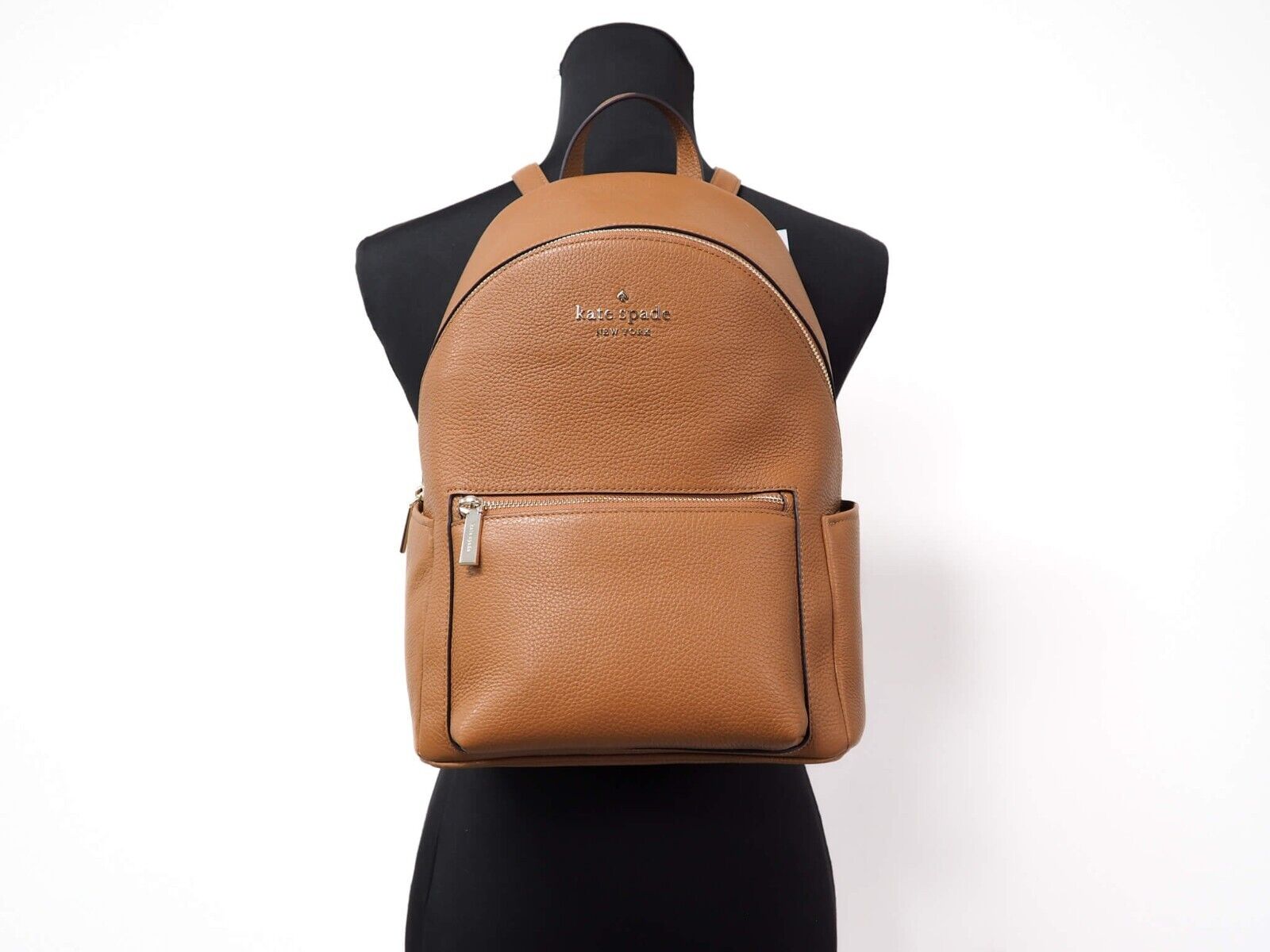 Kate Spade Leila Medium Warm Gingerbread Pebbled Leather Backpack Bookbag - Luksusmuotia Kate Spade - Tutustu YVES JAVANNI® 