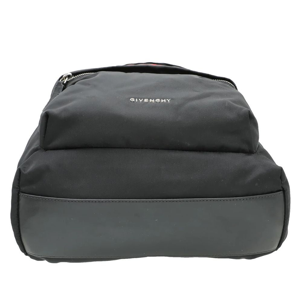 Givenchy Black Nylon Backpack - Luksusmuotia Givenchy - Tutustu YVES JAVANNI® 