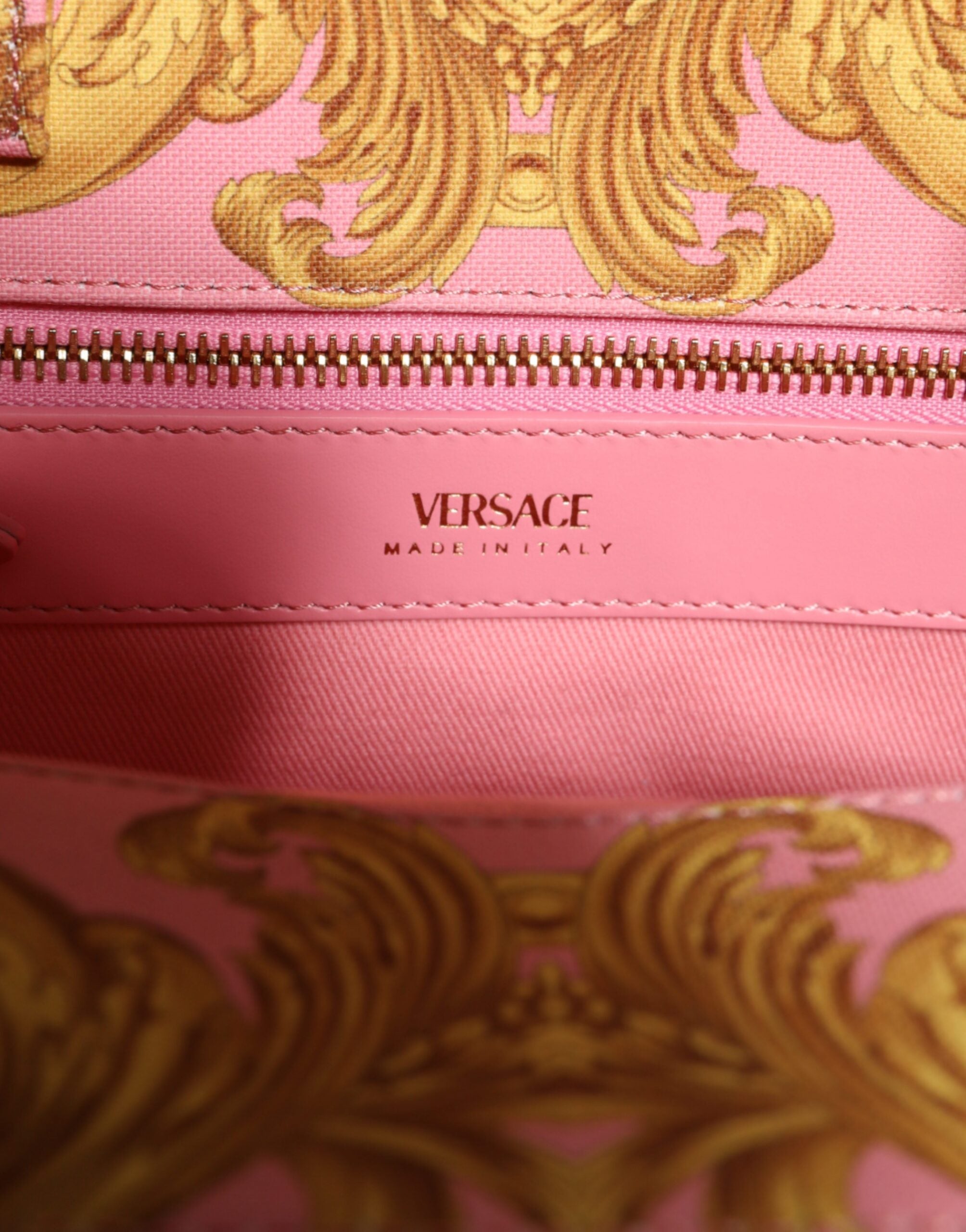 Versace Pink Yellow Baroque Fabric Leather Shopping Tote Bag - Luksuslaukut ja asusteet Versace - Tutustu YVES JAVANNI® 