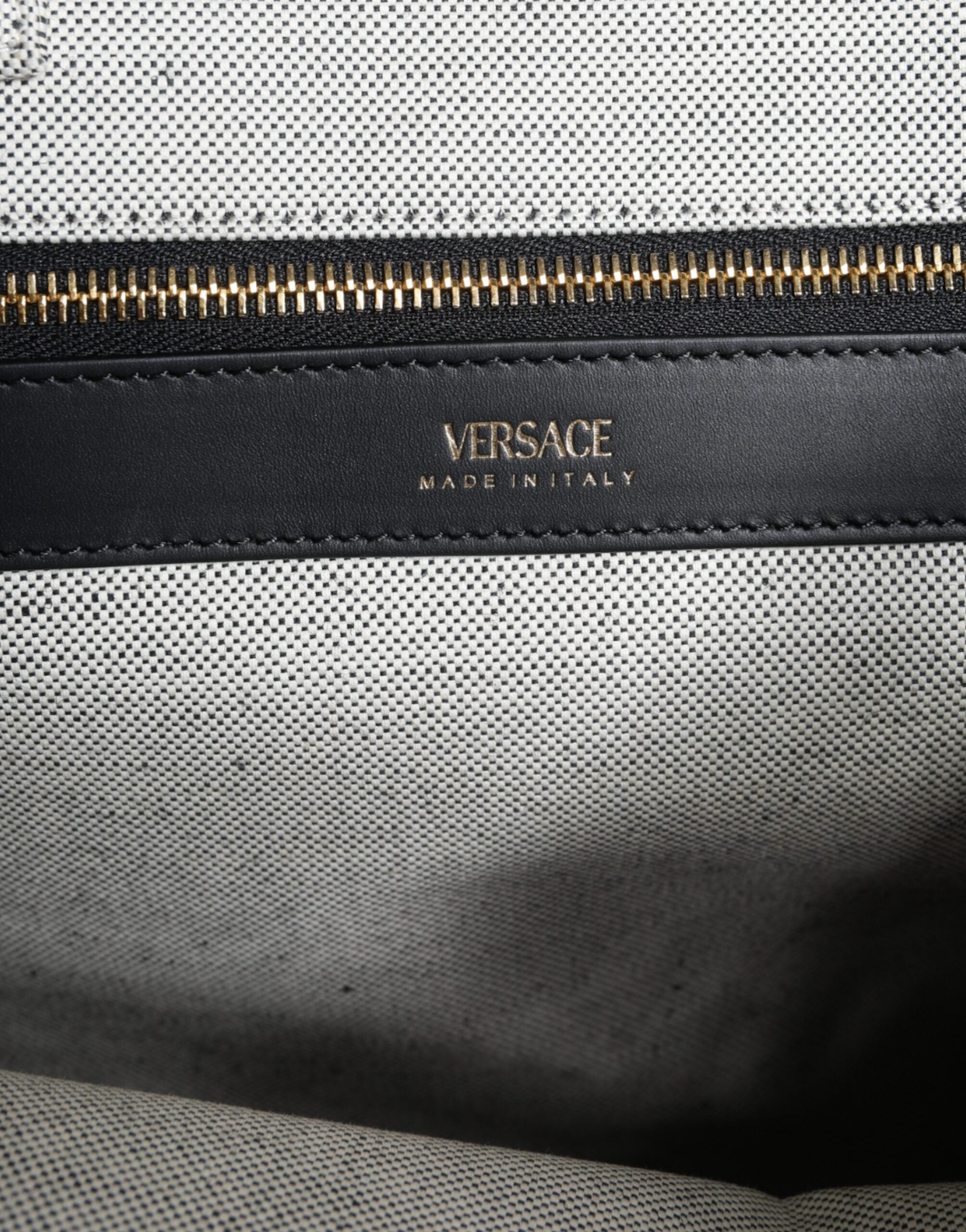 Versace White Top Handle Canvas Leather Logo Crossbody Tote Bag - Luksuslaukut ja asusteet Versace - Tutustu YVES JAVANNI® 