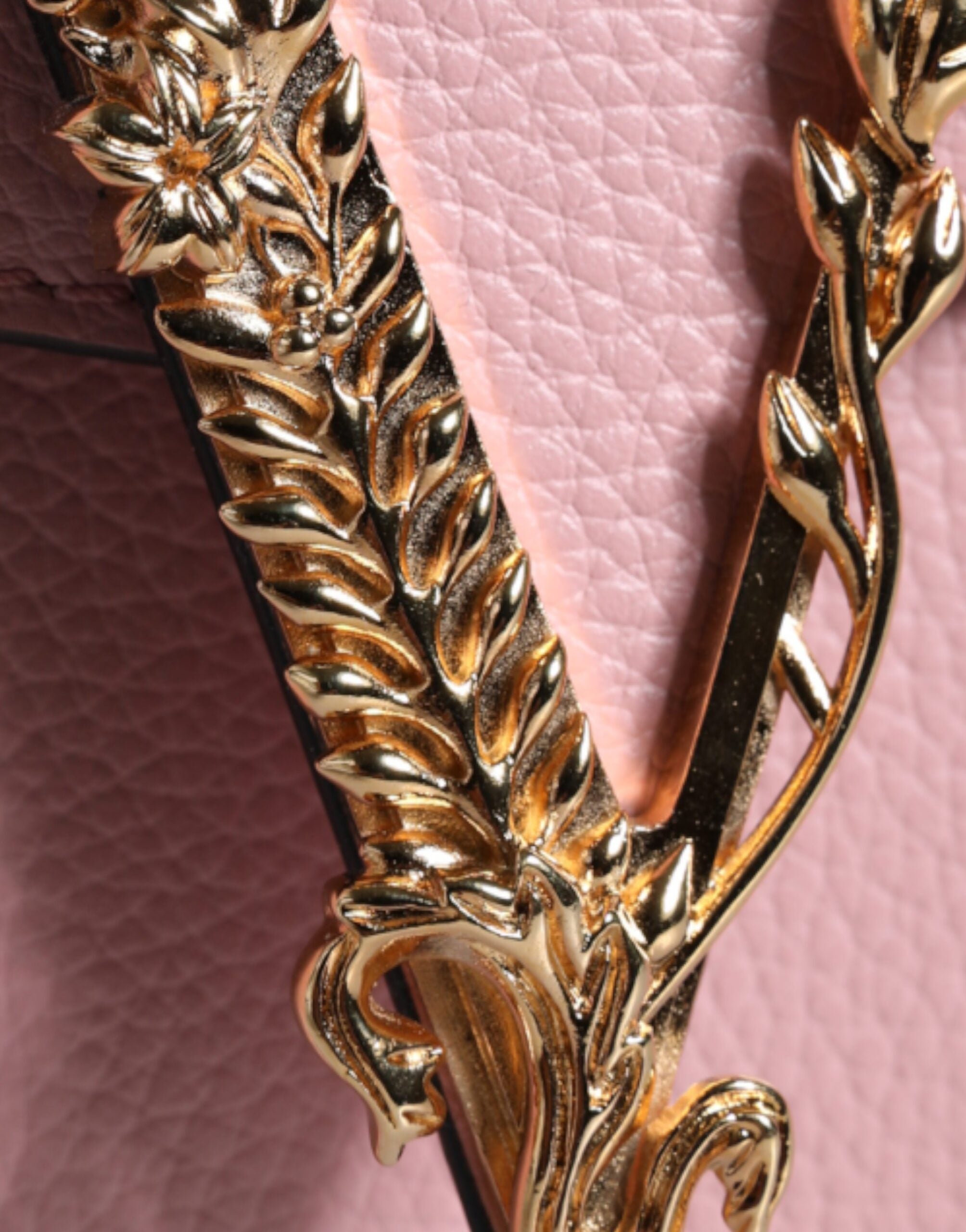 Versace Pink Grainy Calf Leather Logo Crossbody Shoulder Bag - Luksuslaukut ja asusteet Versace - Tutustu YVES JAVANNI® 