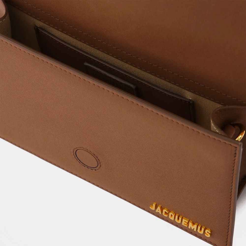 Jacquemus Brown Leather Crossbody Bag - Luksuslaukut ja asusteet Jacquemus - Tutustu YVES JAVANNI® 