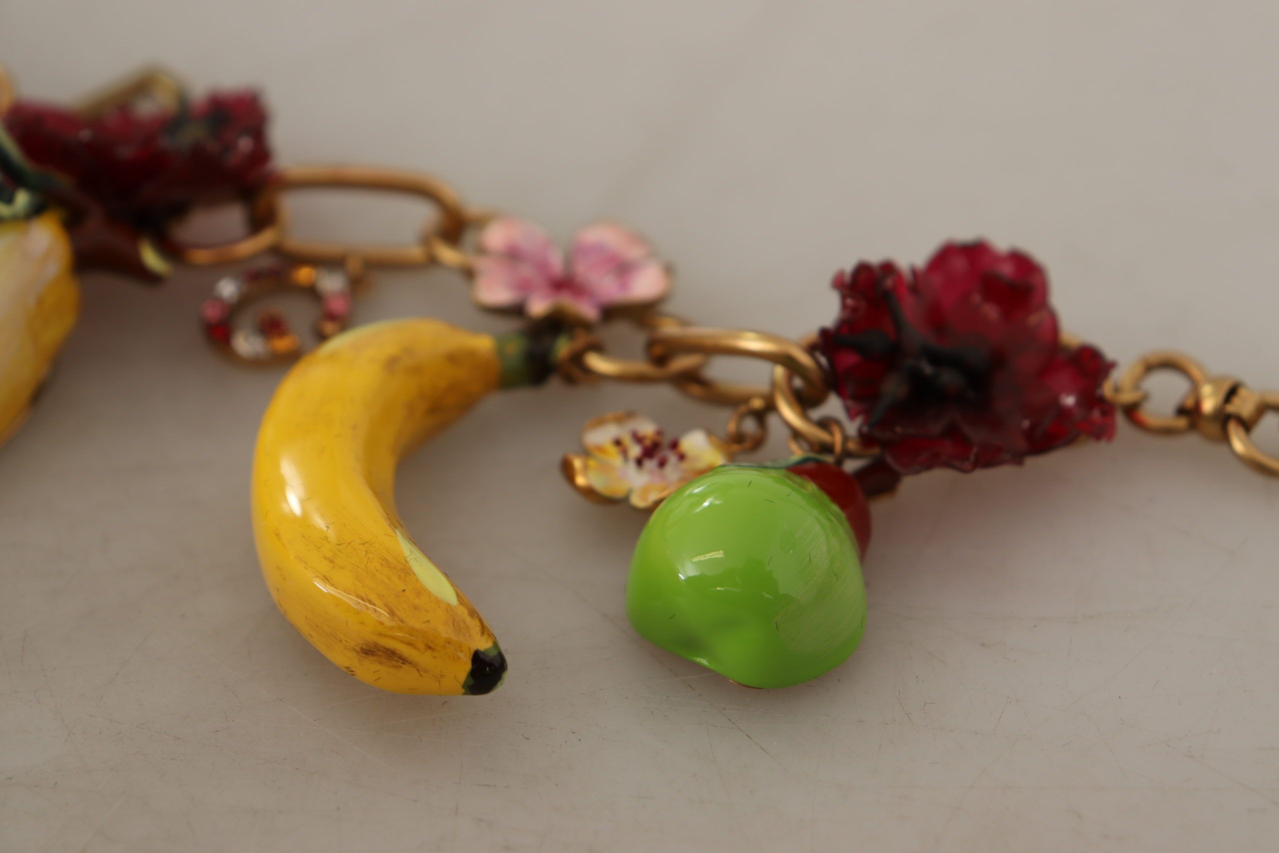 Dolce & Gabbana Chic Gold Statement Sicily Fruit Necklace - Luksusmuotia Dolce & Gabbana - Tutustu YVES JAVANNI® 