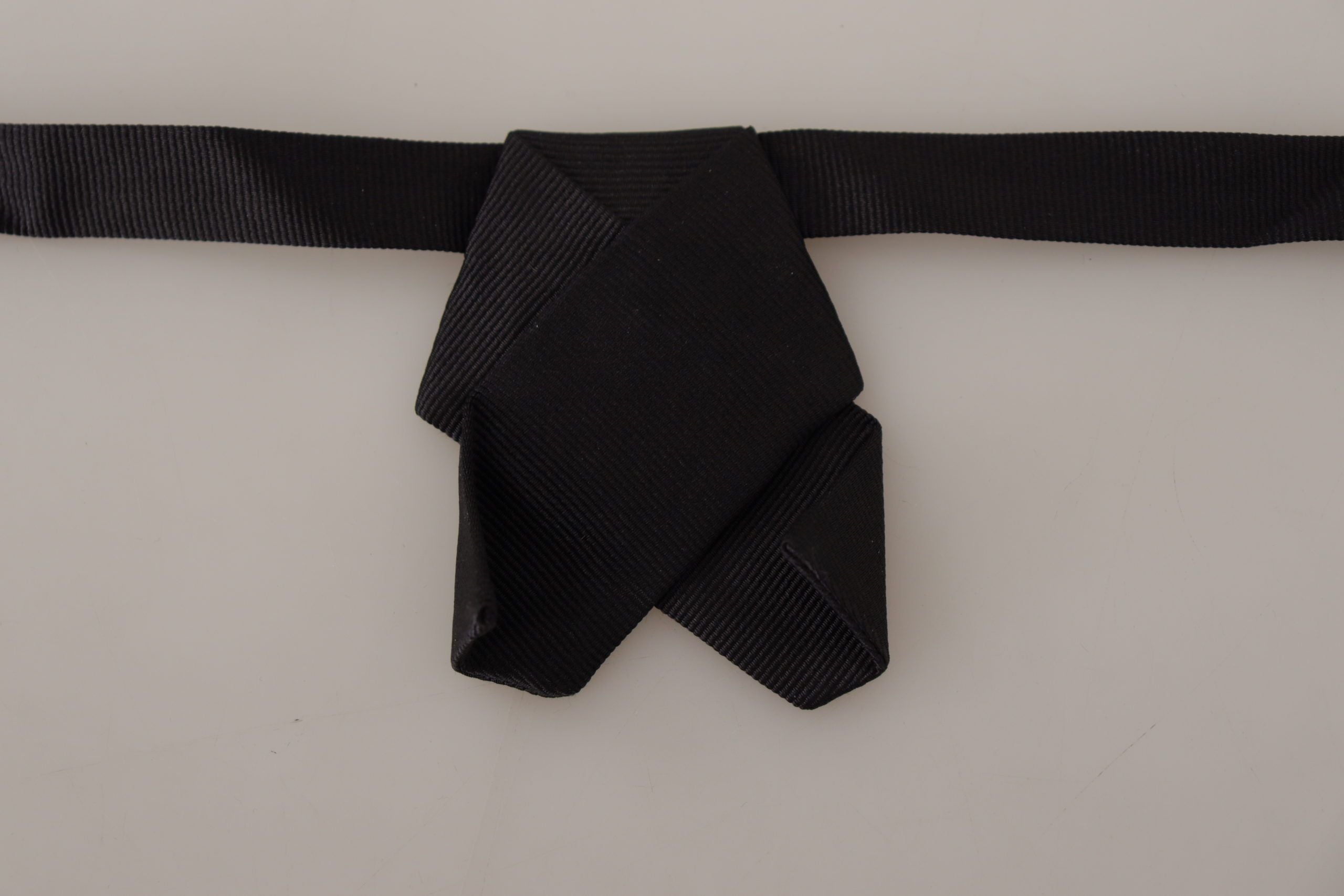 Dolce & Gabbana Elegant Black Silk Bow Tie - Luksusmuotia Dolce & Gabbana - Tutustu YVES JAVANNI® 