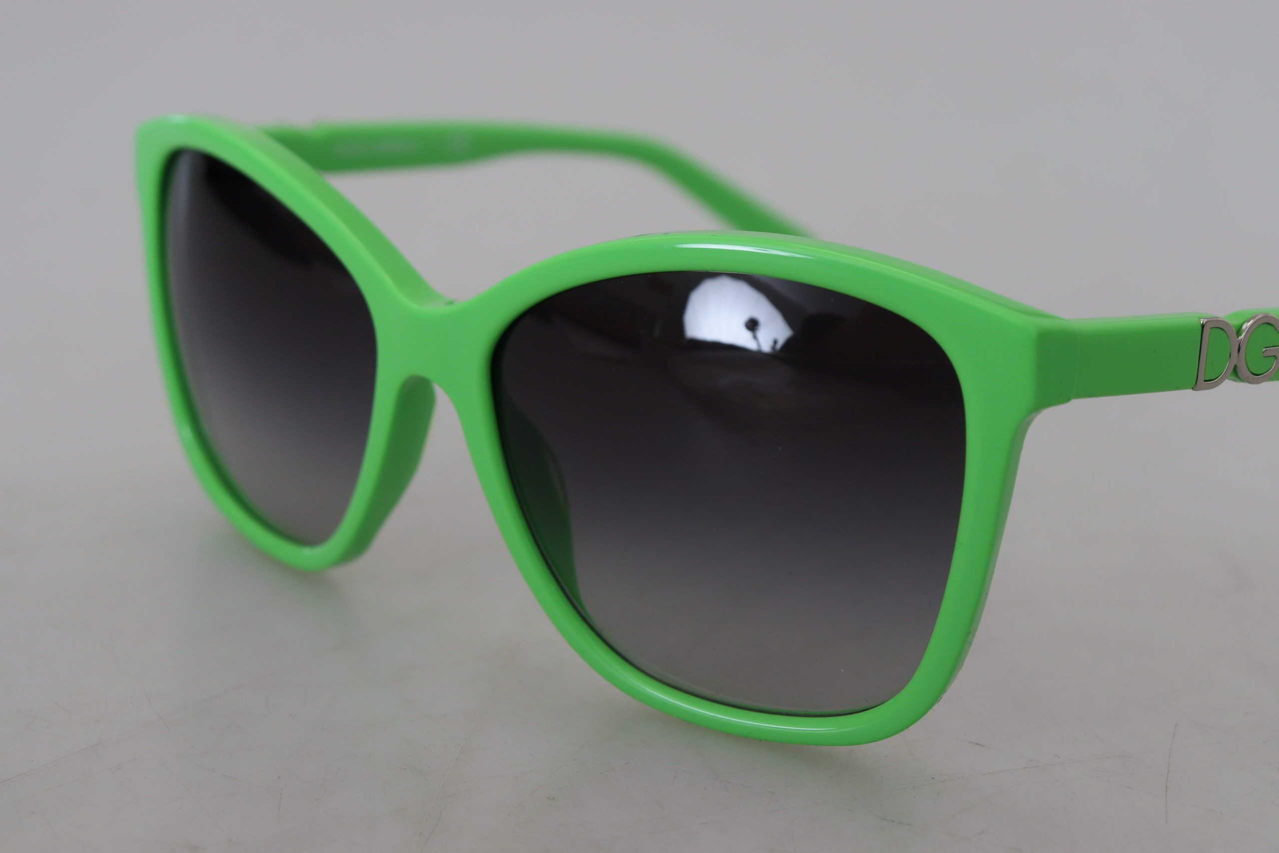 Dolce & Gabbana Chic Green Acetate Round Sunglasses - Luksusmuotia Dolce & Gabbana - Tutustu YVES JAVANNI® 