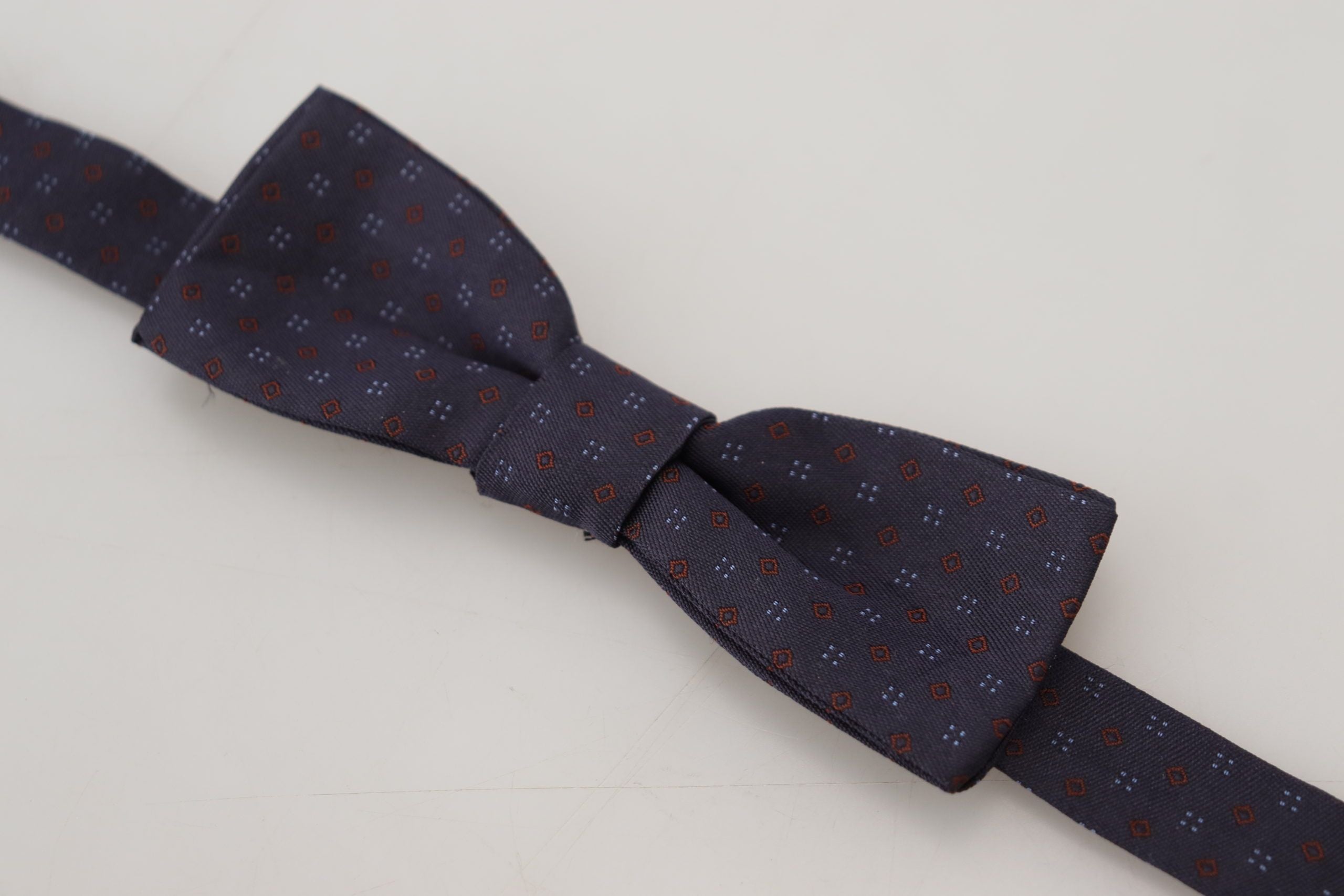 Dolce & Gabbana Elegant Silk Patterned Bow Tie - Luksusmuotia Dolce & Gabbana - Tutustu YVES JAVANNI® 