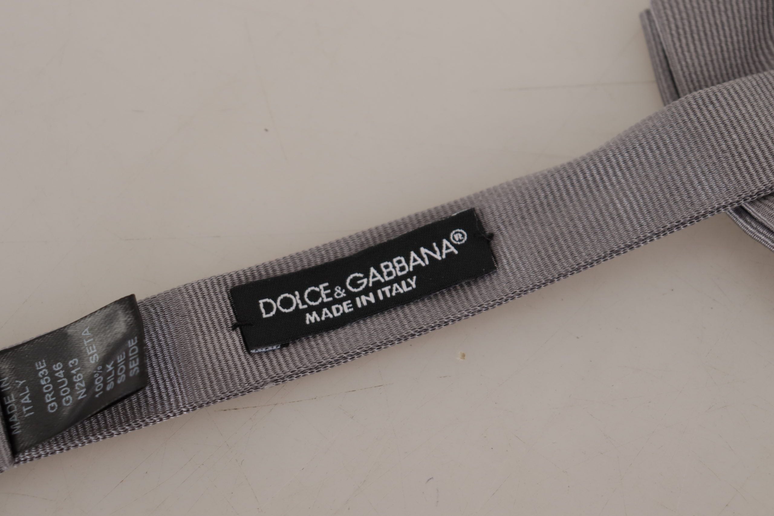 Dolce & Gabbana Elegant Gray Silk Bow Tie - Luksusmuotia Dolce & Gabbana - Tutustu YVES JAVANNI® 