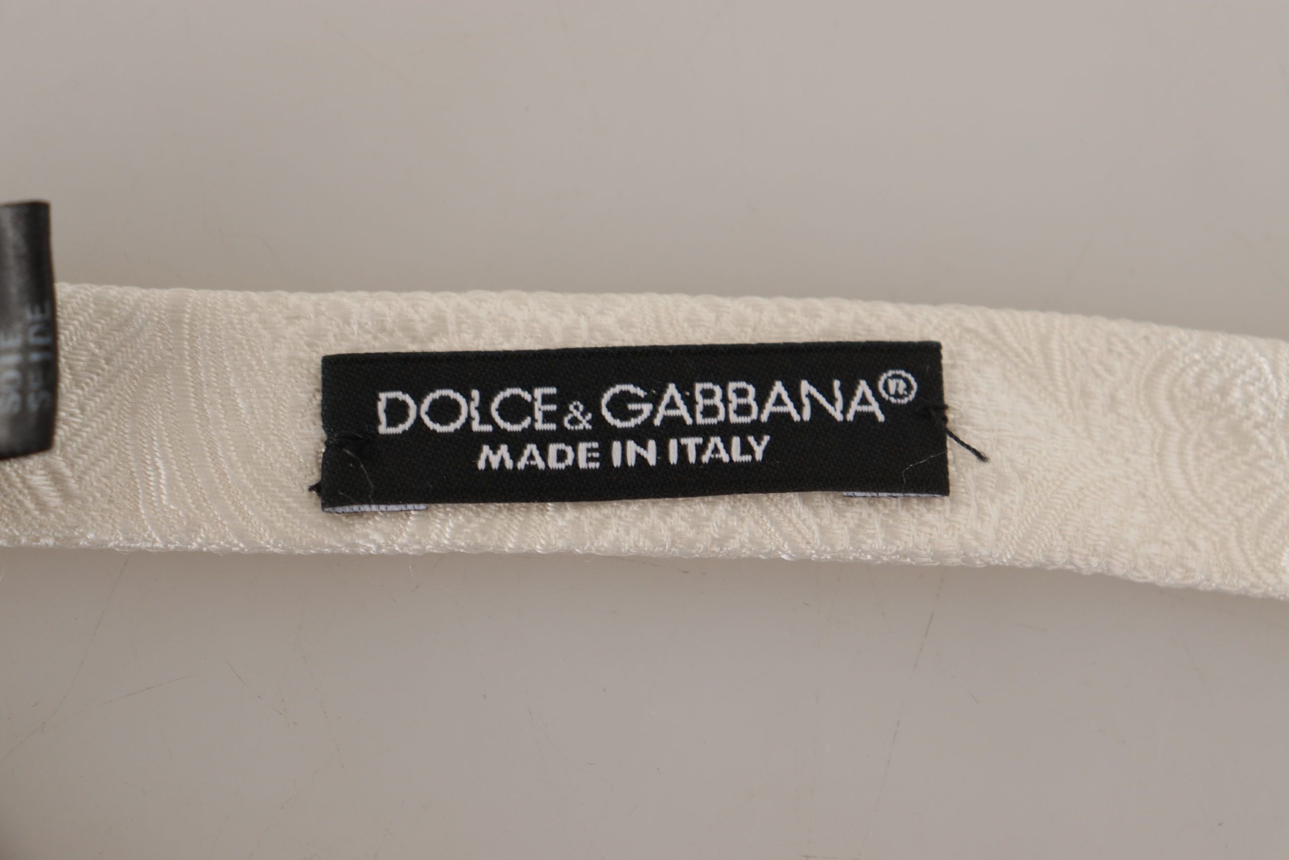 Dolce & Gabbana Elegant White Silk Bow Tie - Luksusmuotia Dolce & Gabbana - Tutustu YVES JAVANNI® 