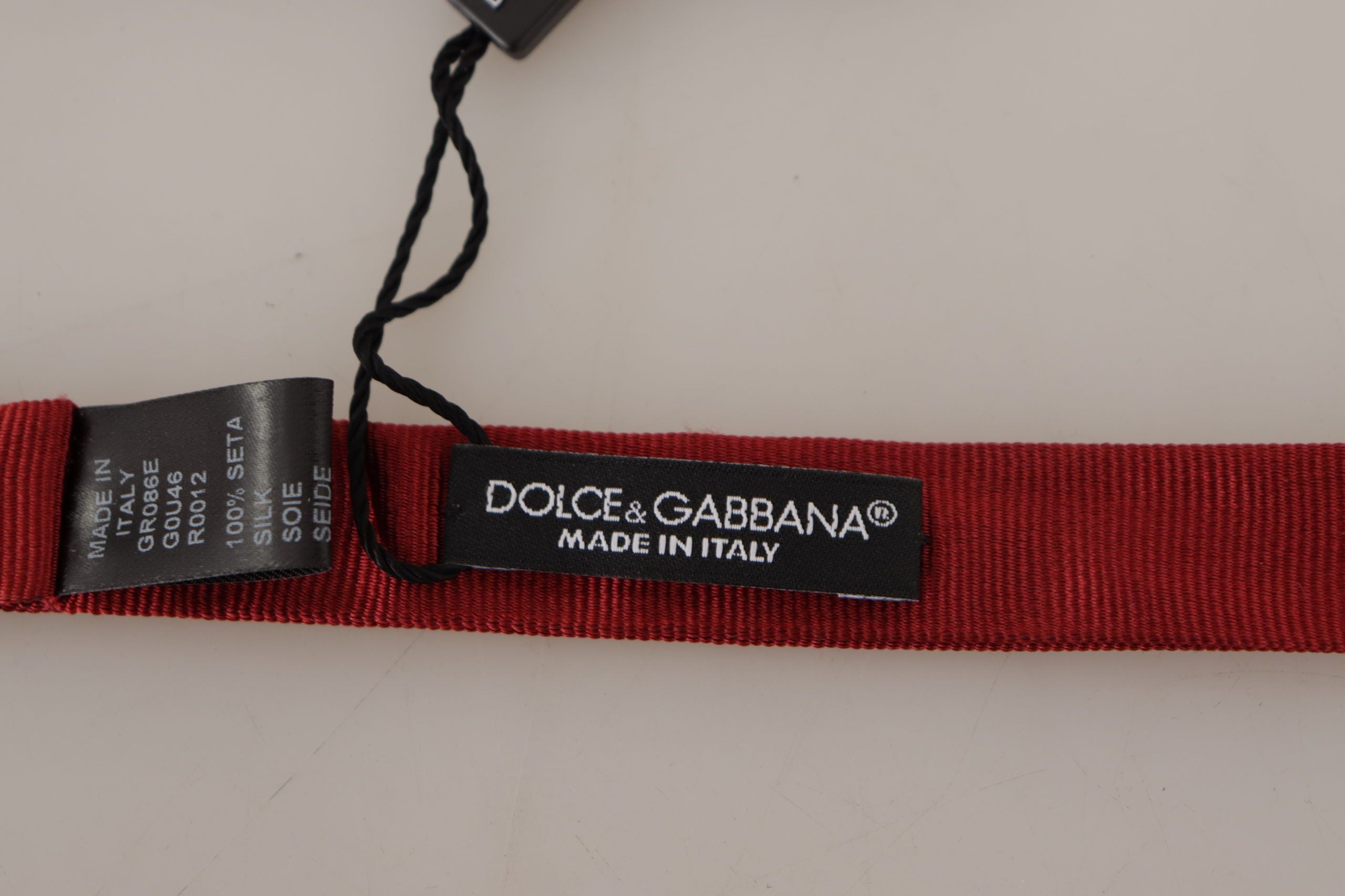 Dolce & Gabbana Elegant Red Silk Bow Tie - Luksusmuotia Dolce & Gabbana - Tutustu YVES JAVANNI® 