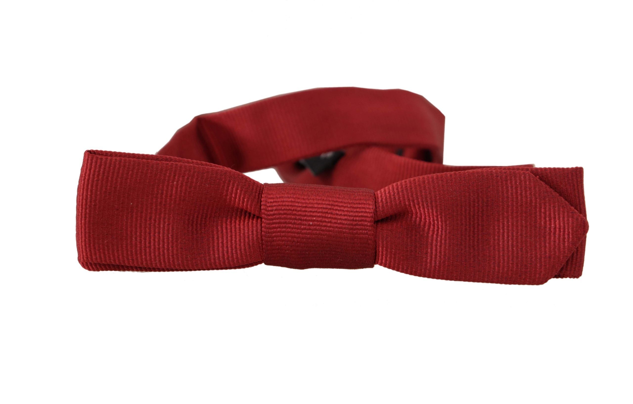 Dolce & Gabbana Elegant Red Silk Bow Tie - Luksusmuotia Dolce & Gabbana - Tutustu YVES JAVANNI® 